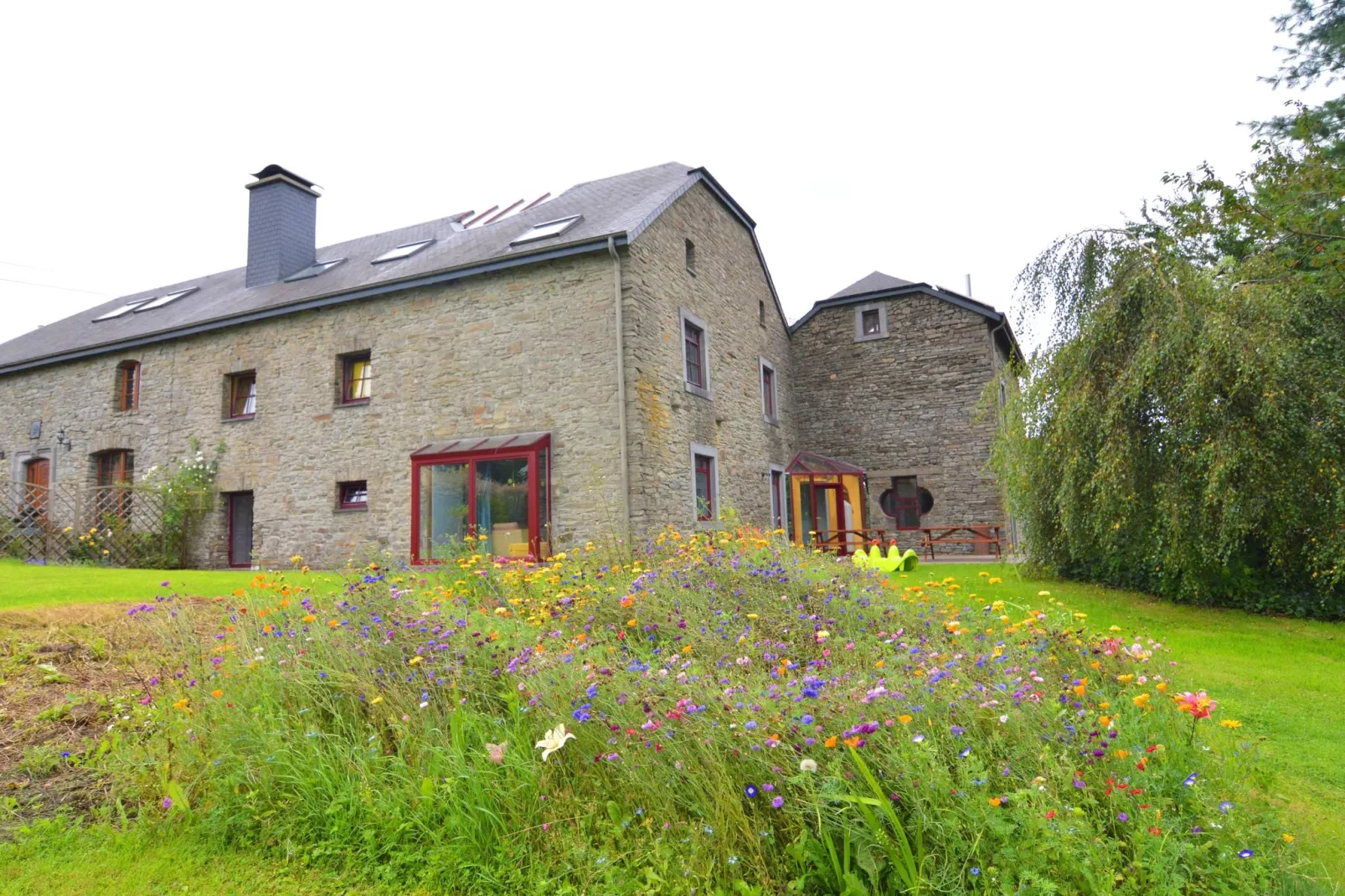 Relais des 7 Anges-Buitenkant zomer