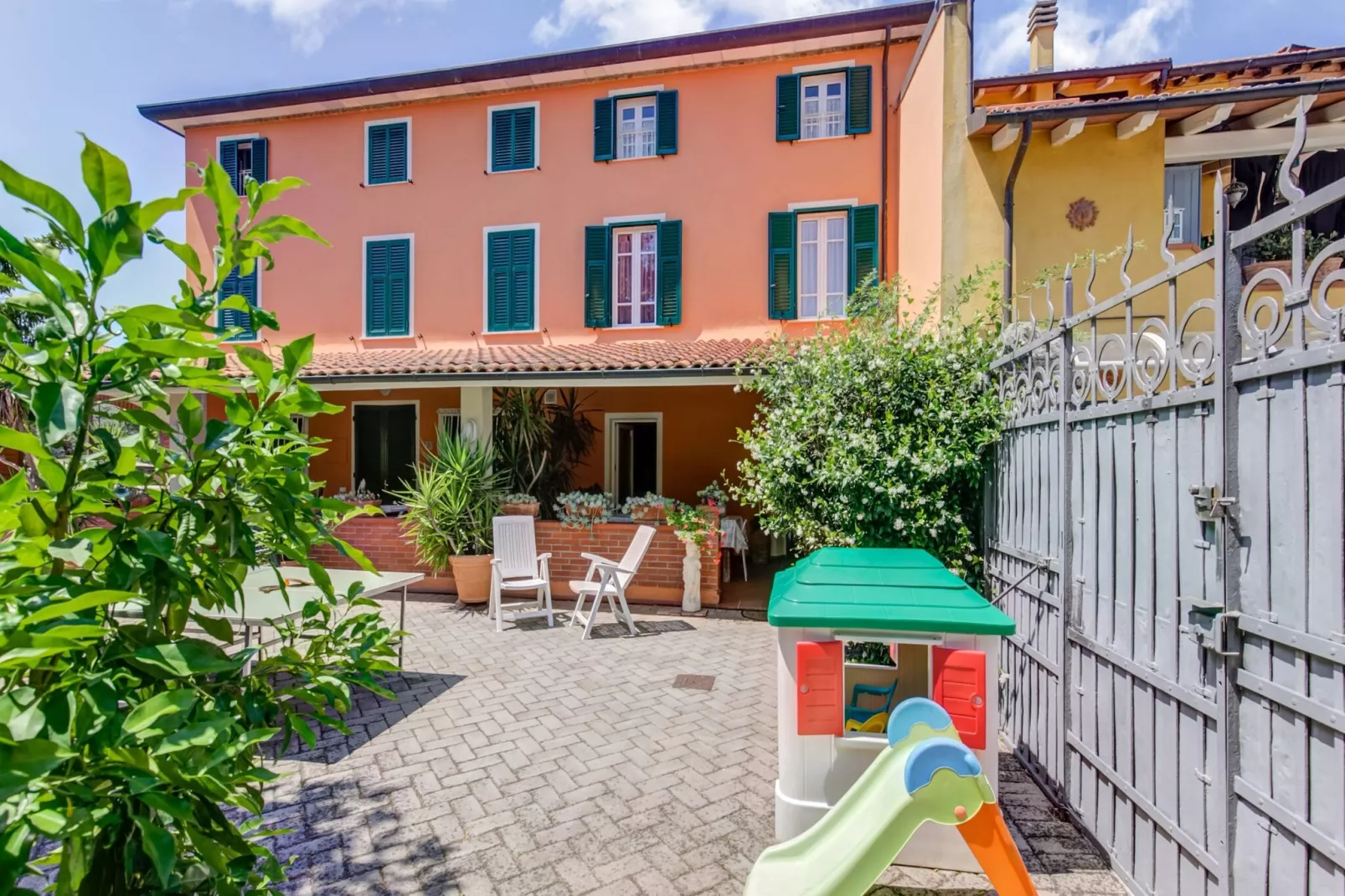 Casa Teresa-Buitenkant zomer
