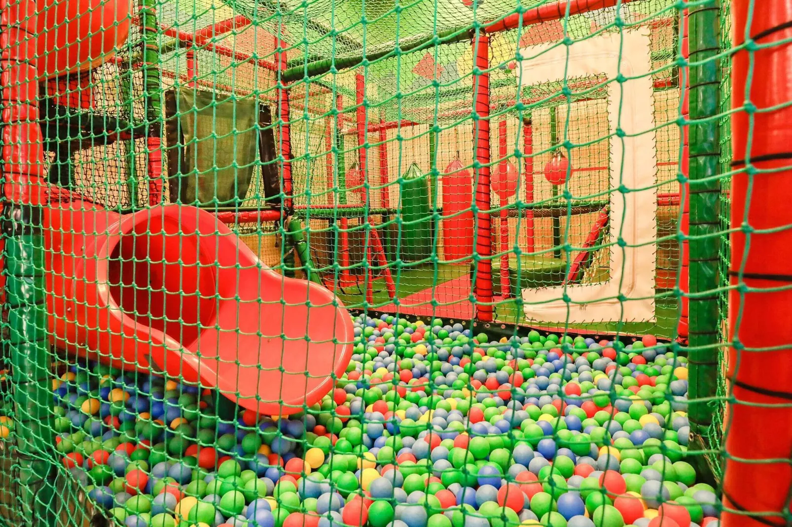 8 persoons vakantie huis op een vakantie park in Blåvand-Zonnekamer