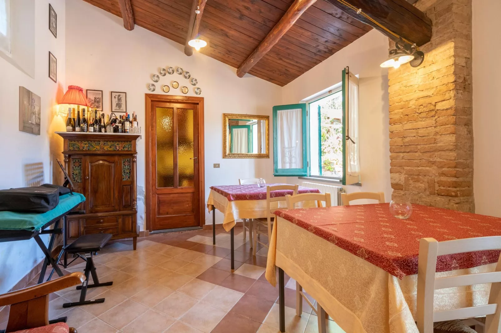Casa Donna Luisa-Eetkamer