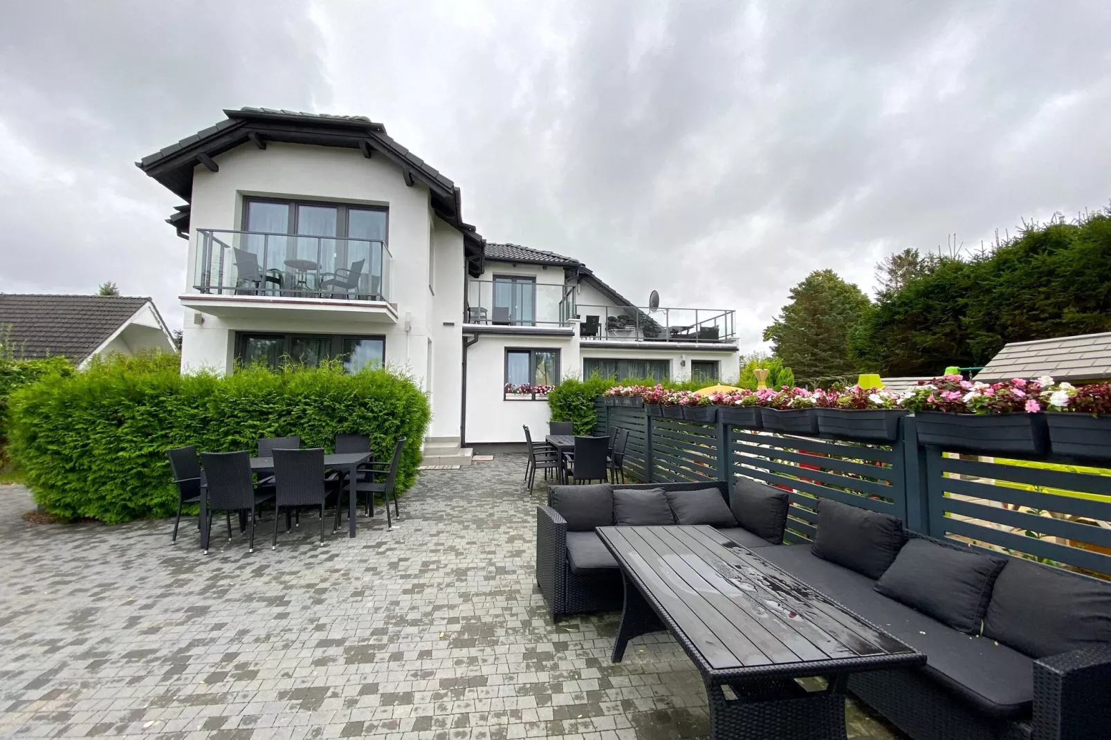 Luxury Residence at the sea wth the private pool Dziwnowek-Tuinen zomer