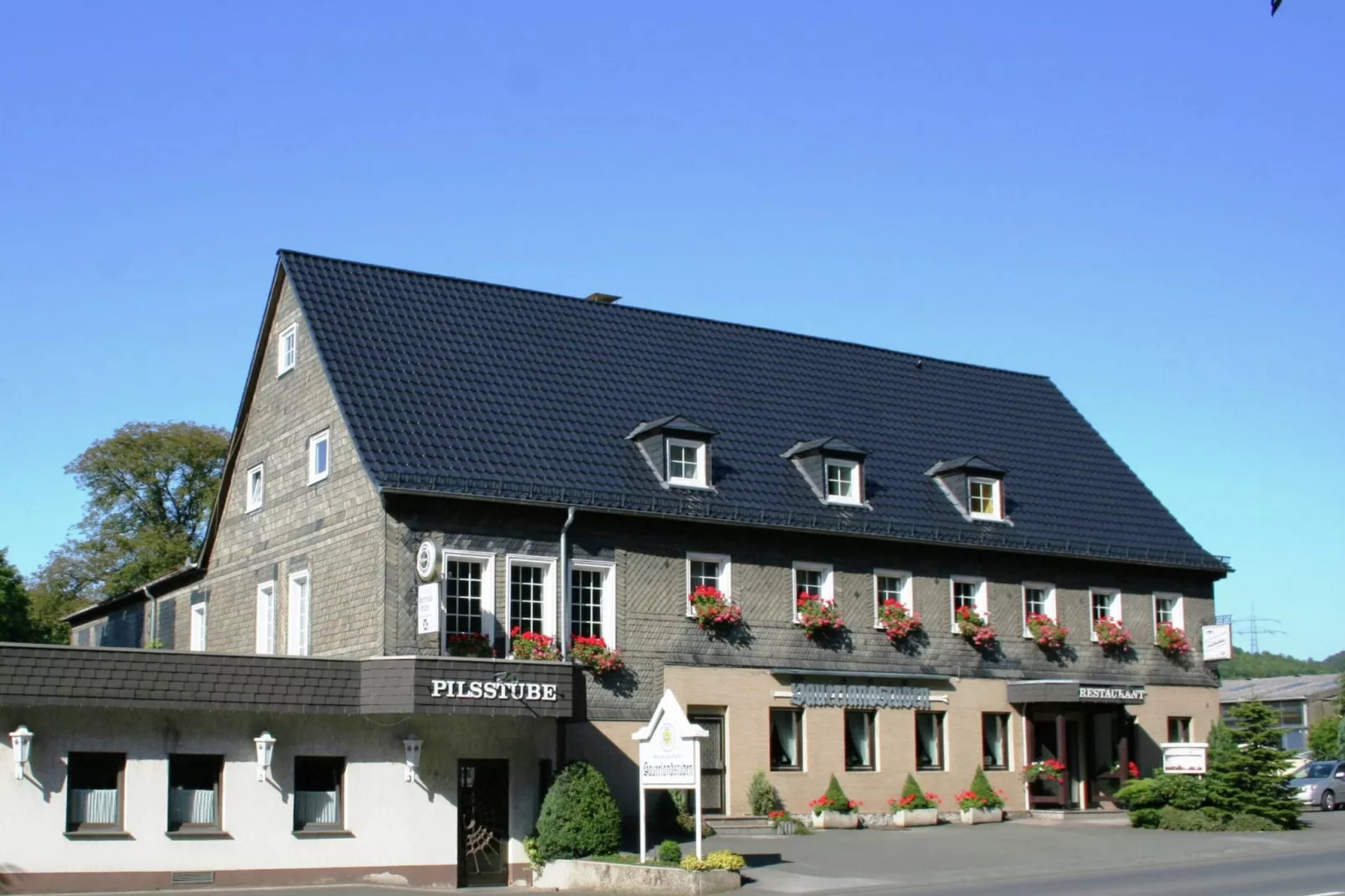 Sauerlandstuben-Buitenkant zomer