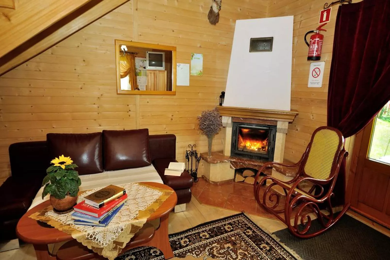 A fabulous house in the mountains-Woonkamer
