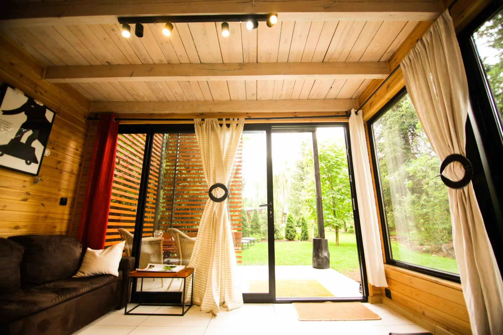 A modern holiday home-Woonkamer