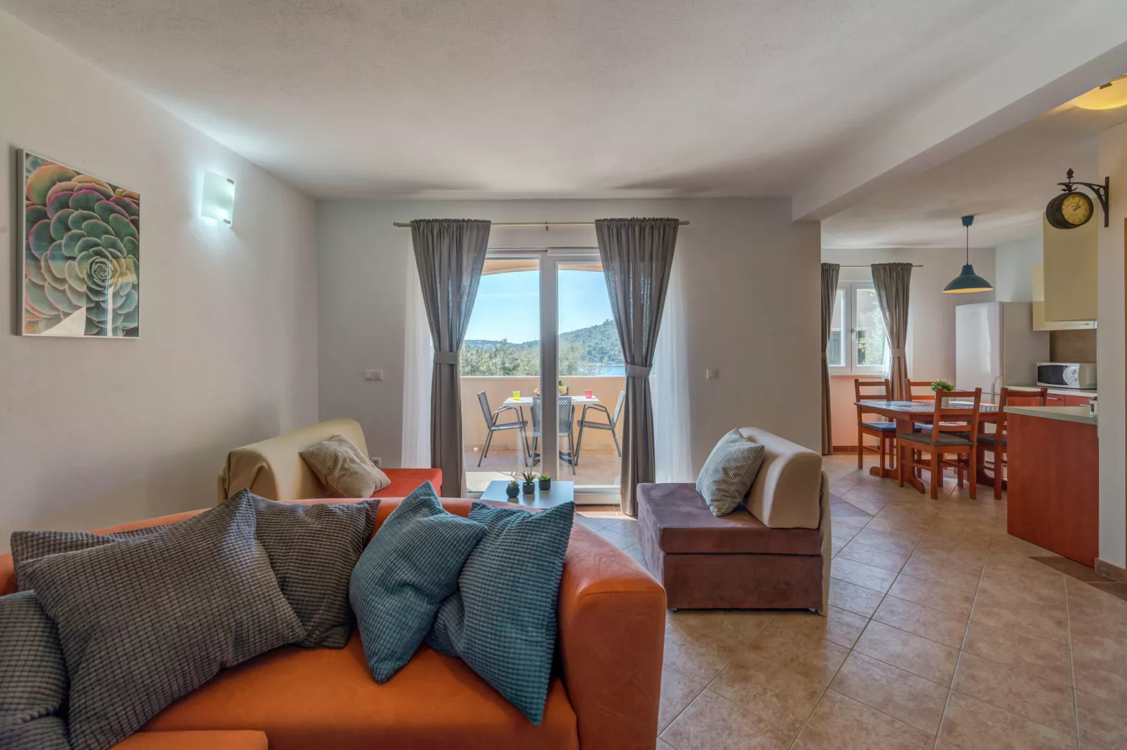 Holiday home Mirna-Woonkamer