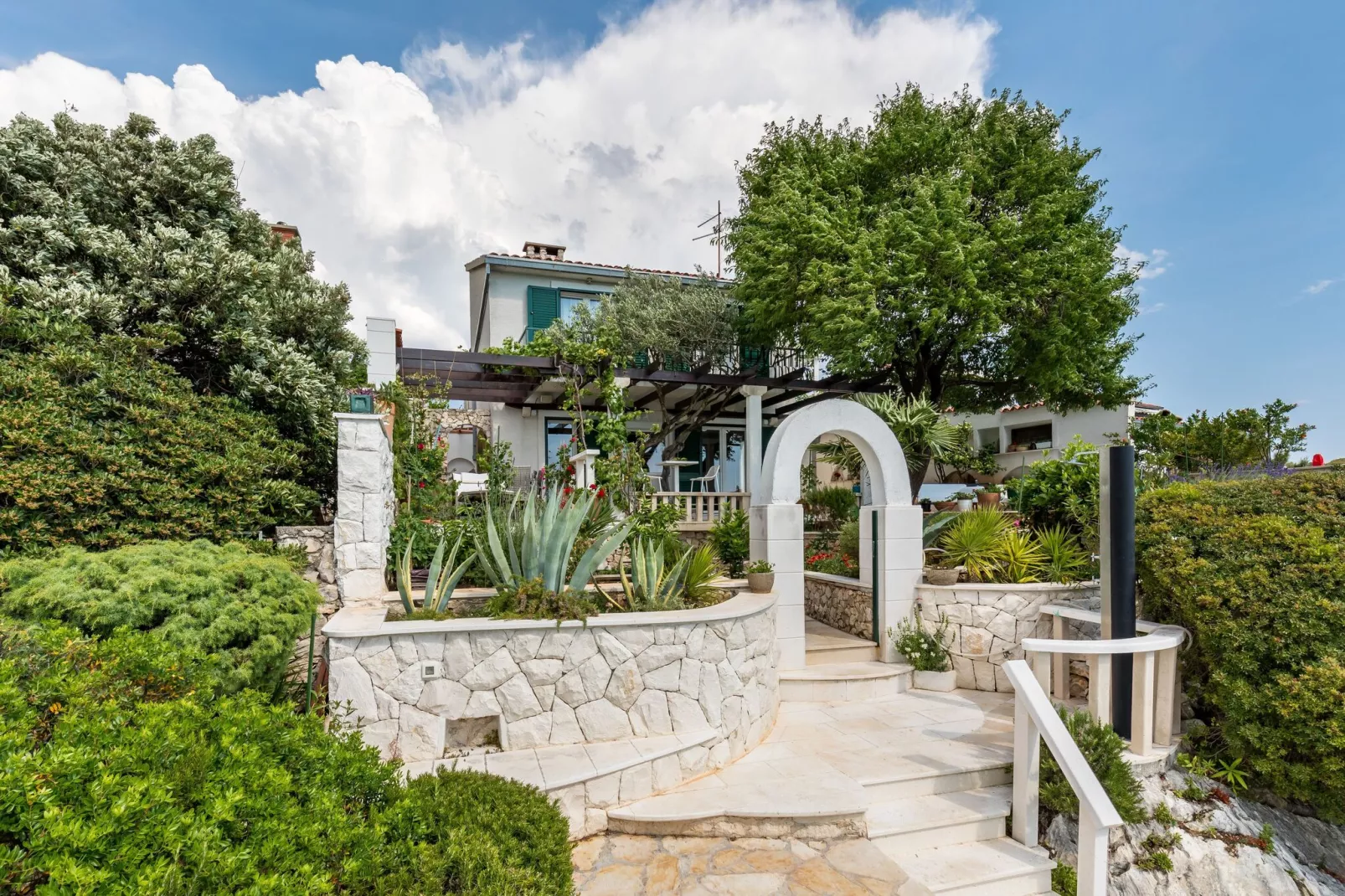 Sea front vacation home-Buitenkant zomer