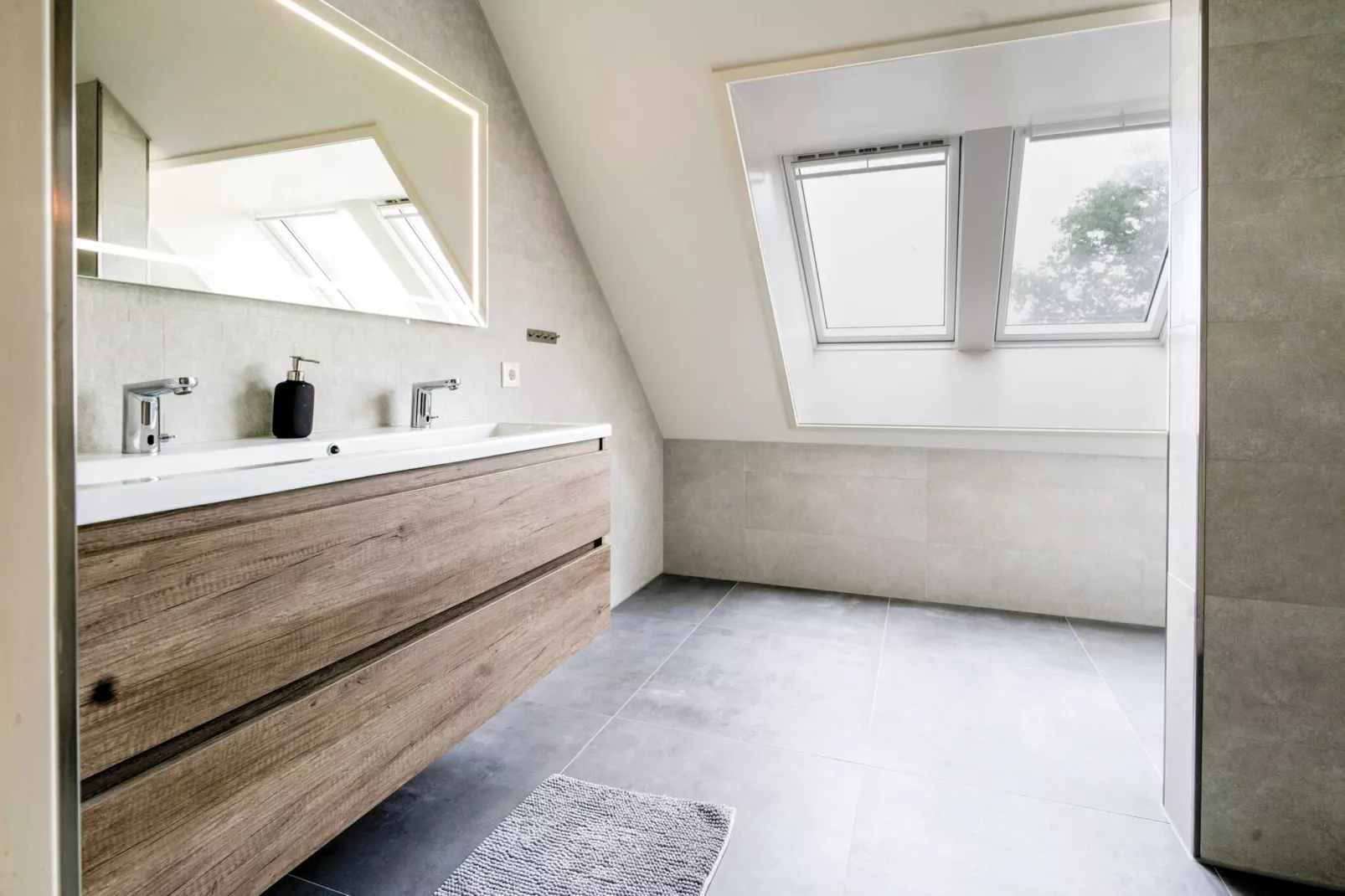 Heide State-Badkamer