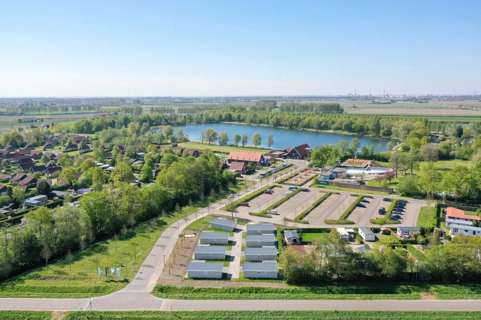 Chalet 4- Vakantiepark Hart van Zeeland-Gebieden zomer 5km