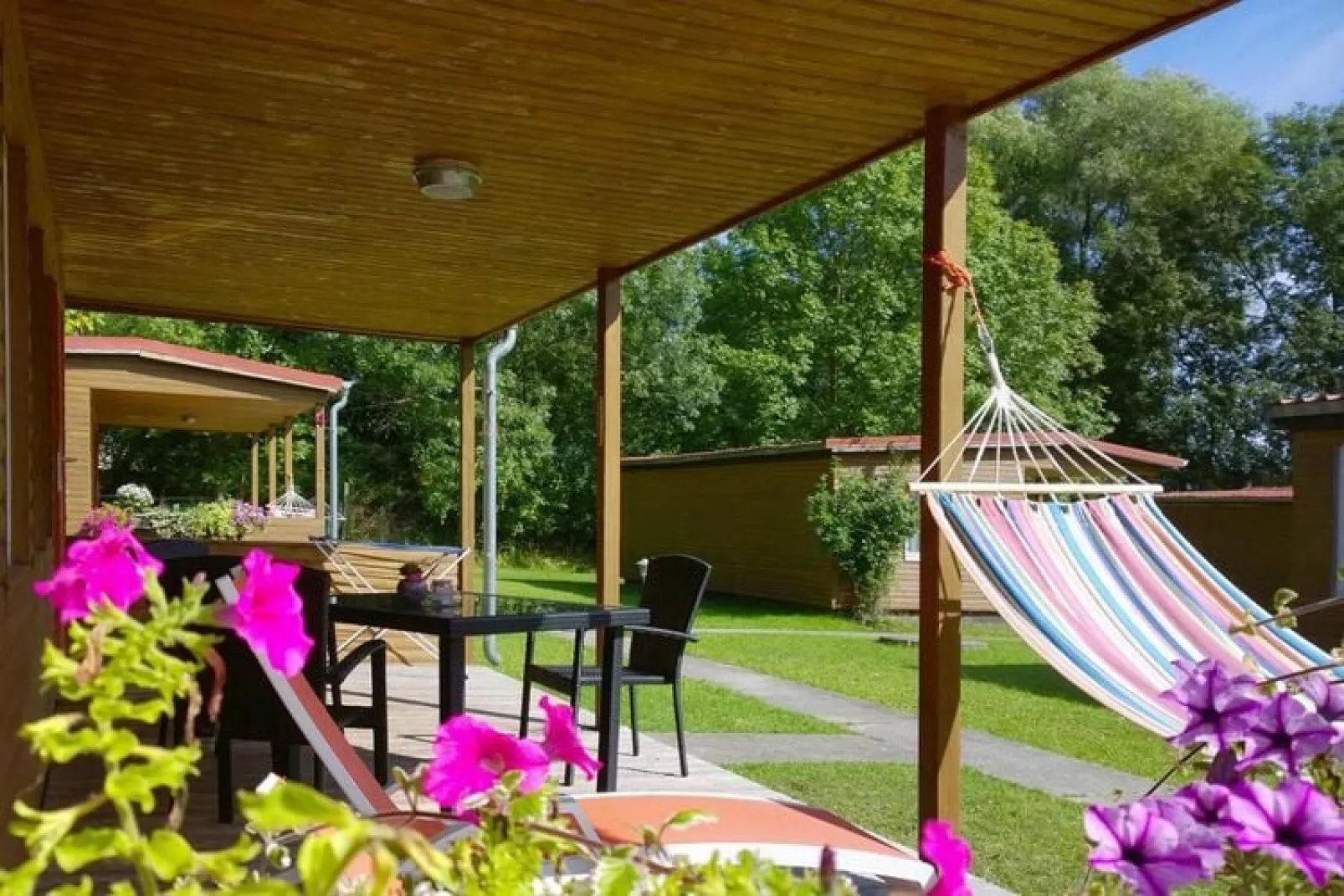Haus 2-Tuinen zomer