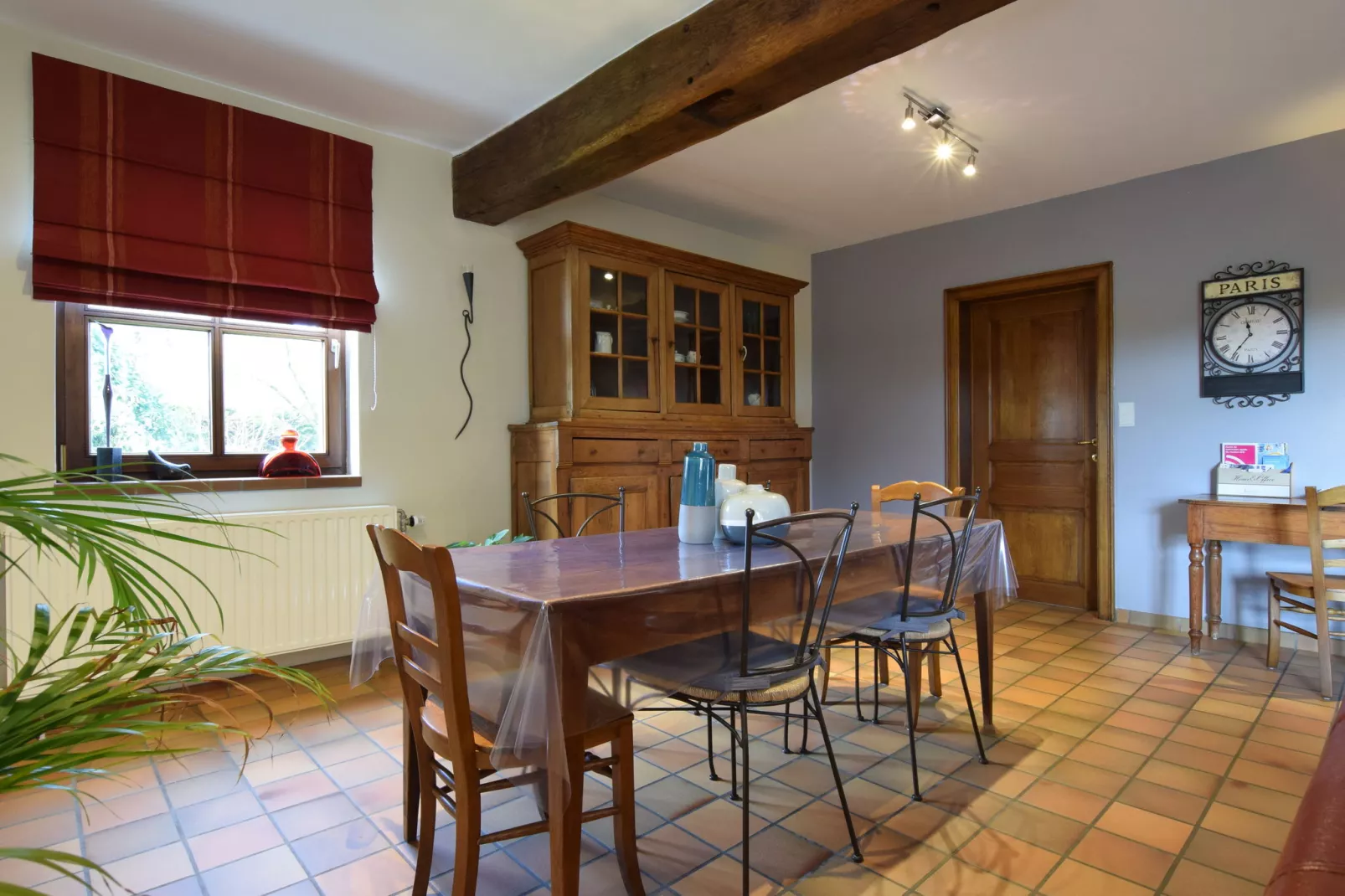 La Maison des Grands Prés-Eetkamer
