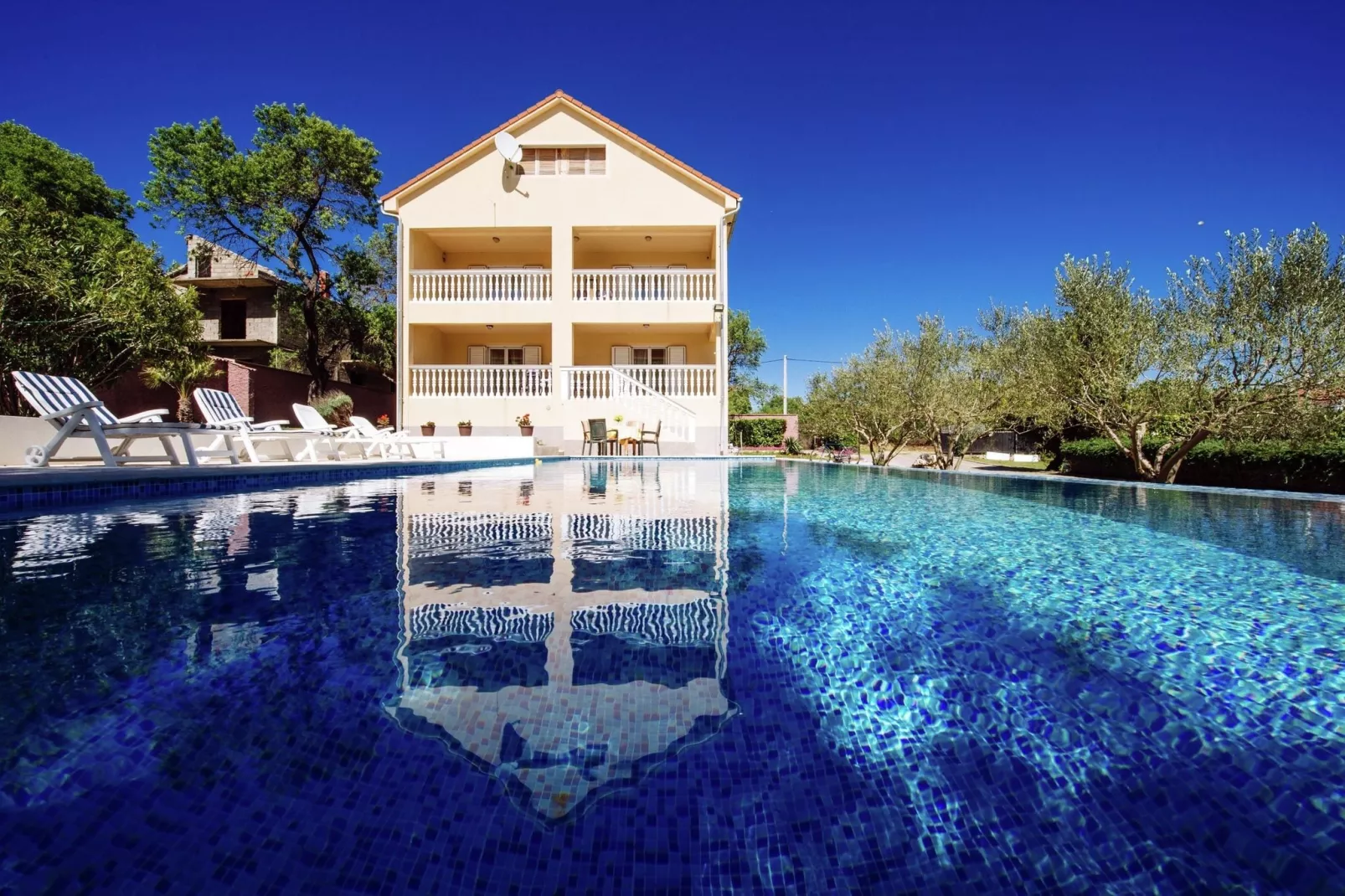 Holiday house Blanka-Buitenkant zomer