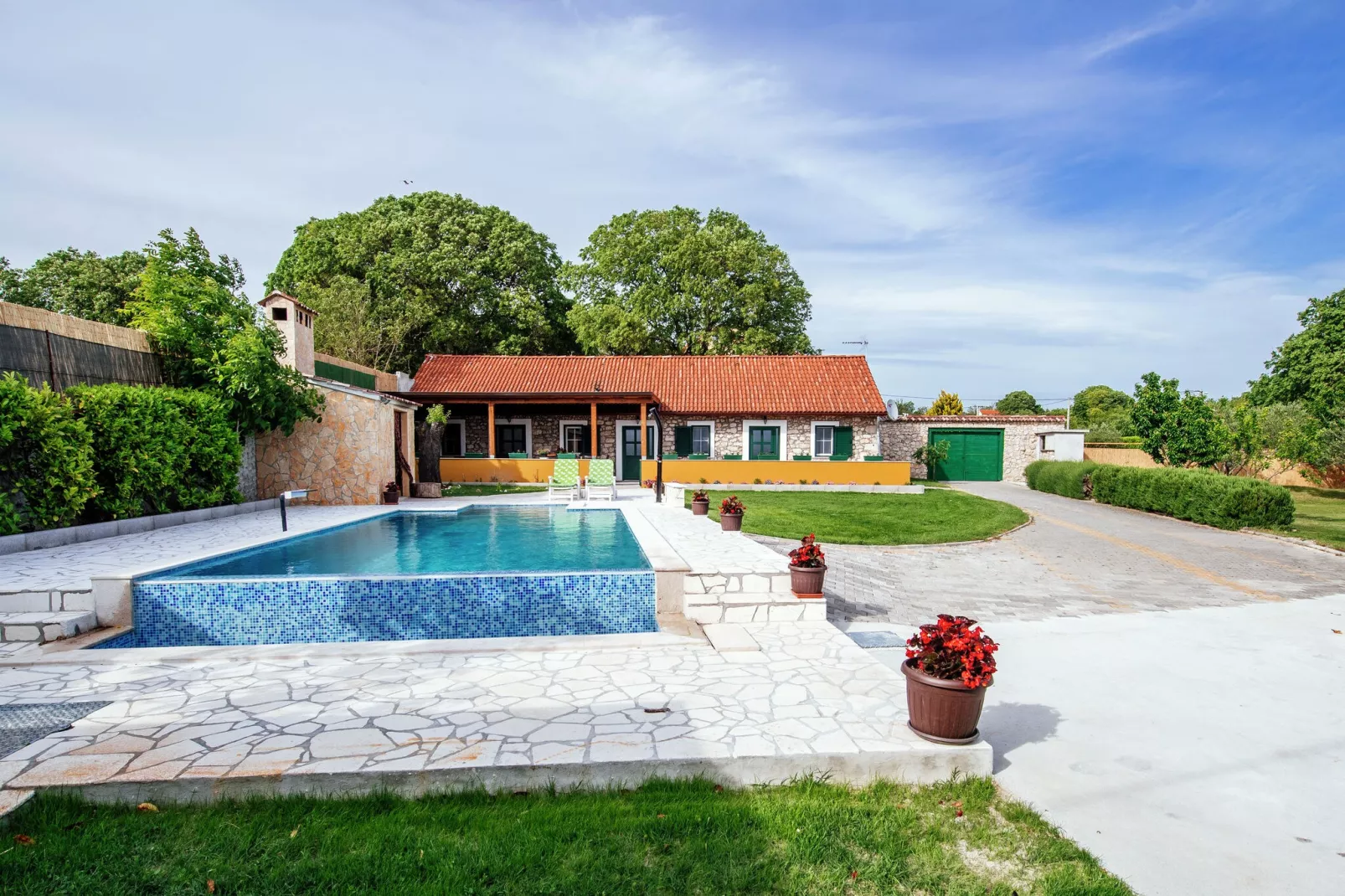 Holiday house Momo-Buitenkant zomer