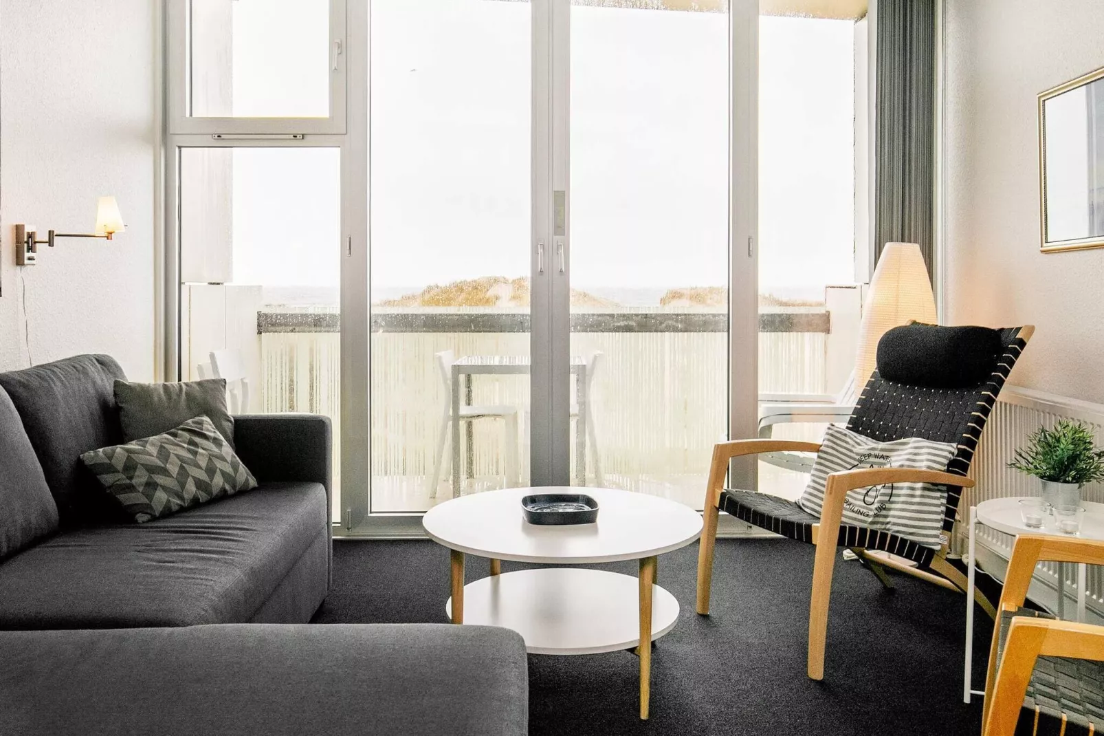 2 room w/seaview-Binnen