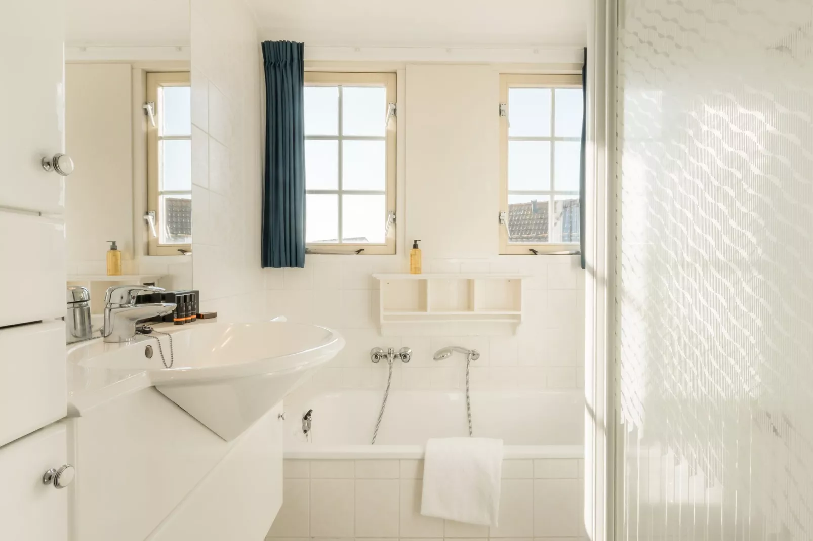 Buitenhof Domburg 10-Badkamer