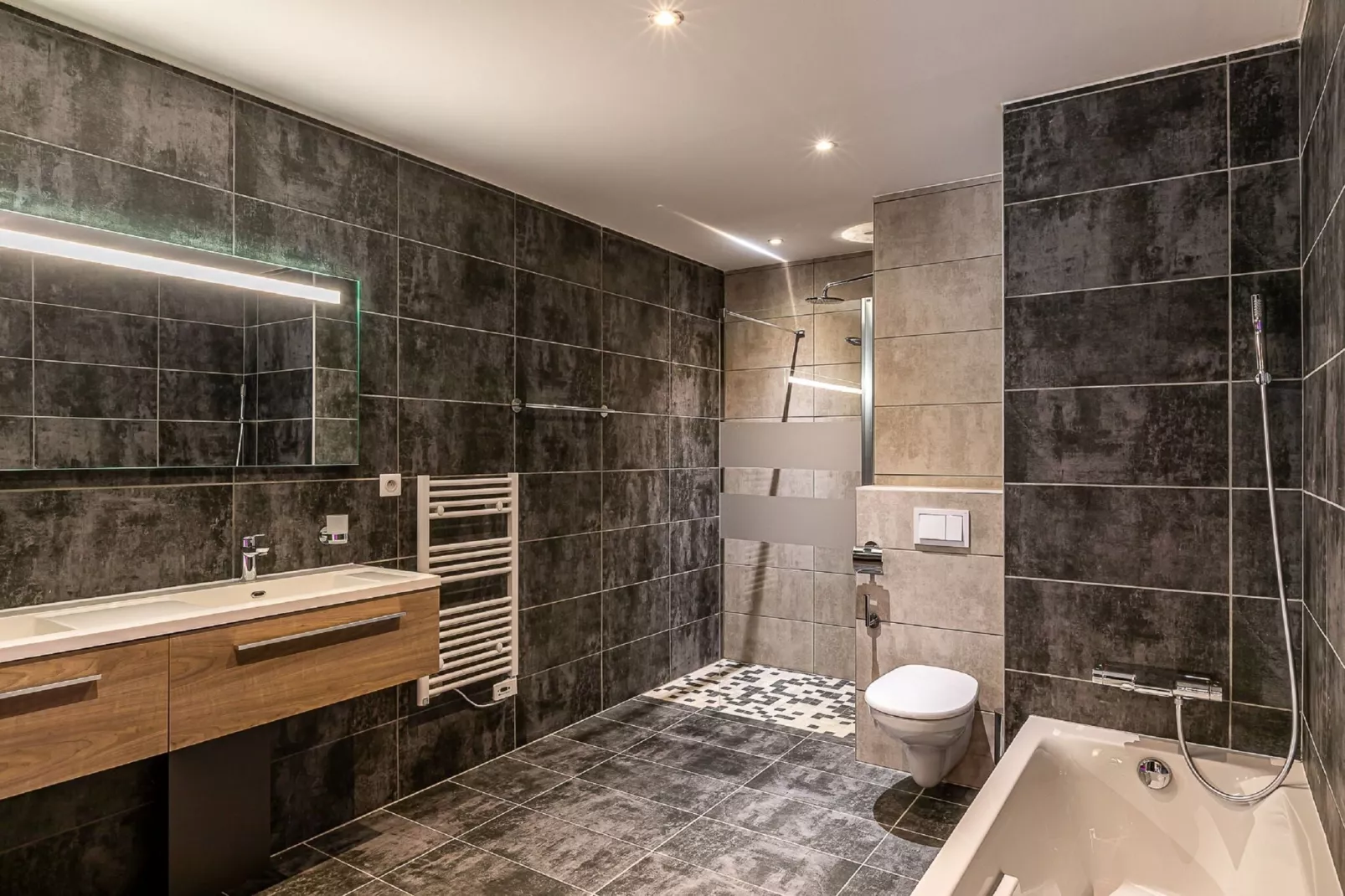 Penthouse 8p.-Badkamer
