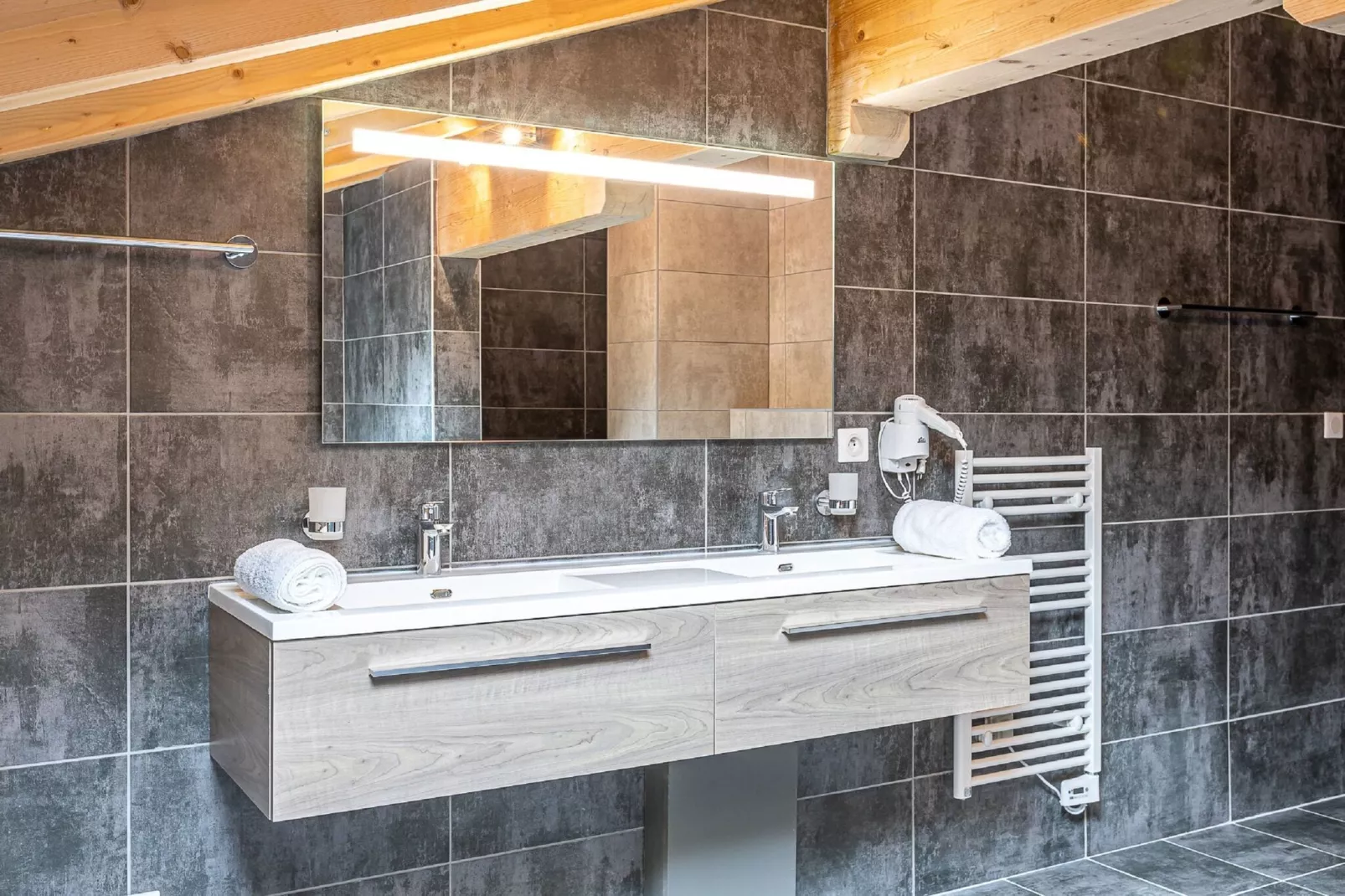 Penthouse 6p.-Badkamer