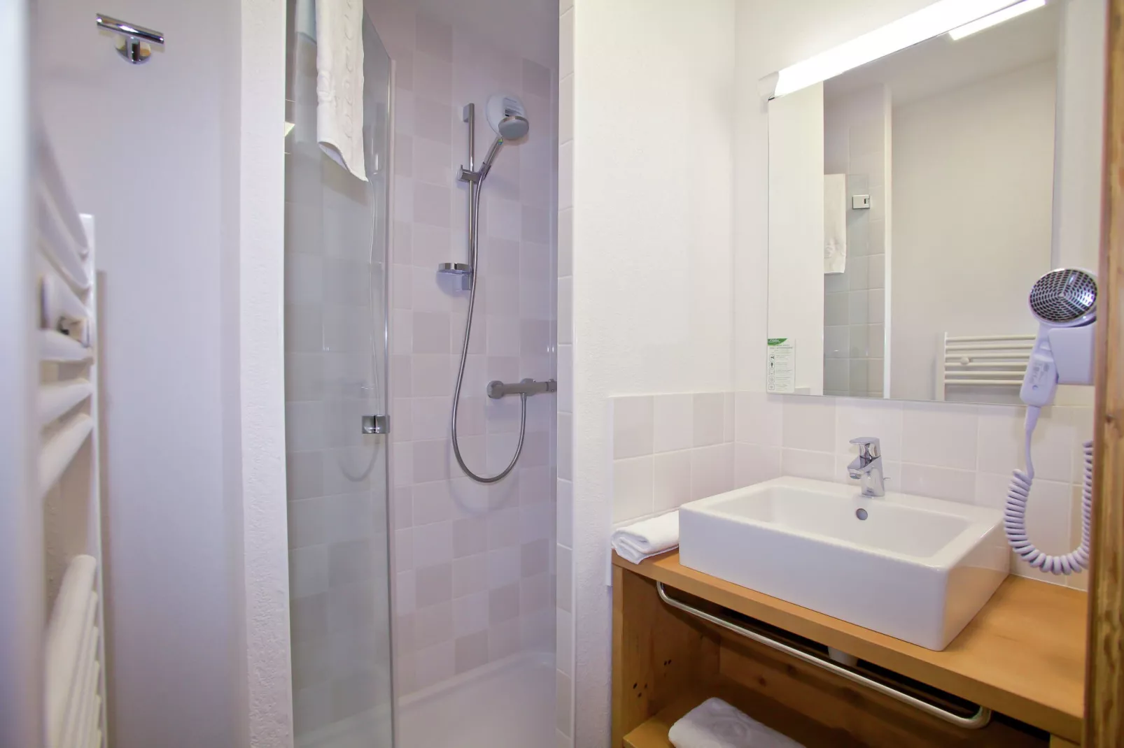 Les Fermes de Chatel 1-Badkamer
