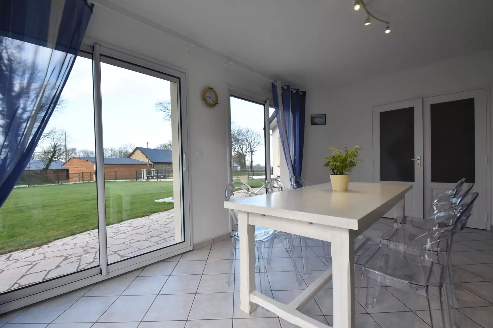 Gite des 3 Mathildes 6 pers-Eetkamer