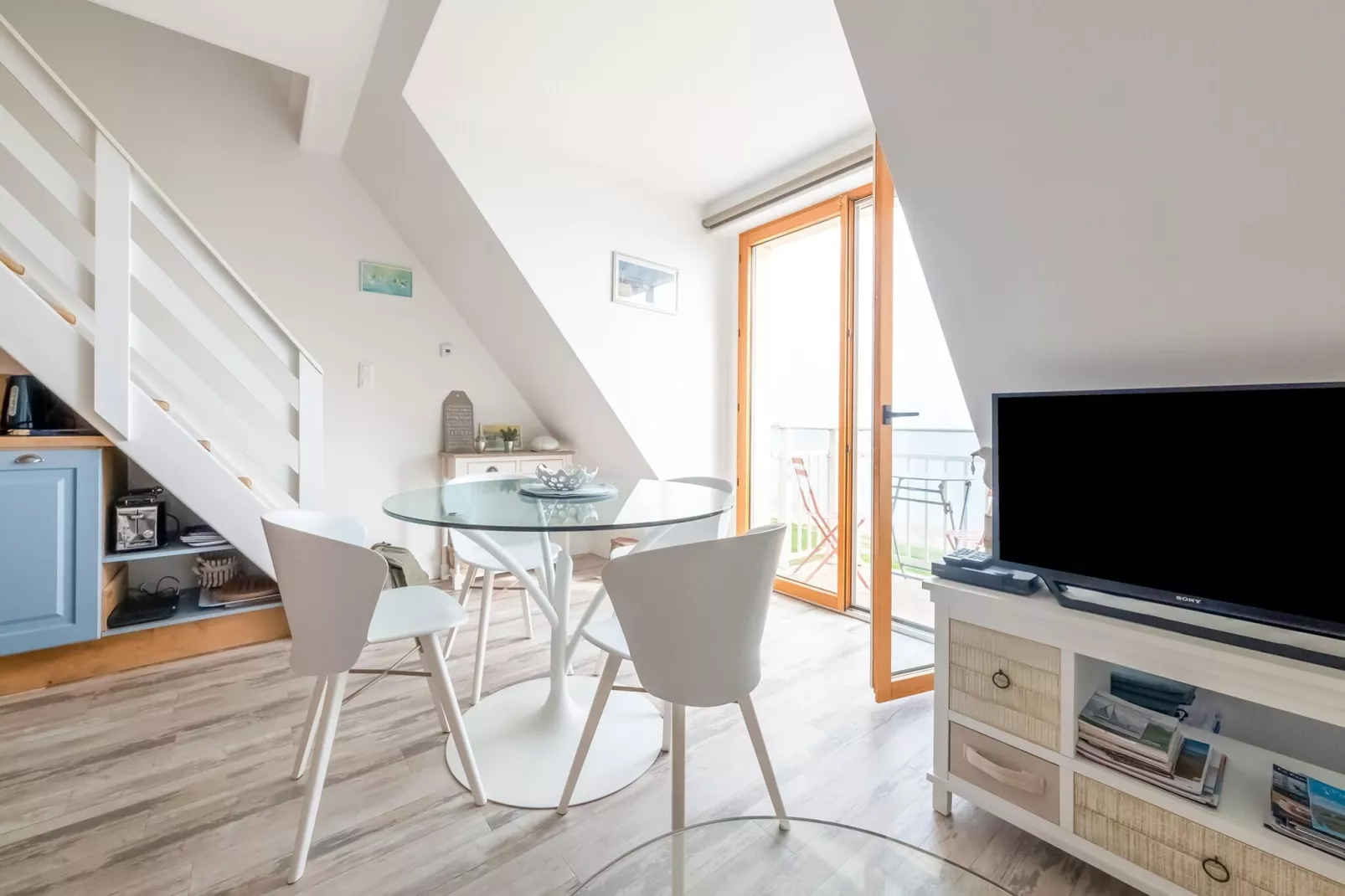 APPARTEMENT DUPLEX CHEZ LAURETTE-Eetkamer