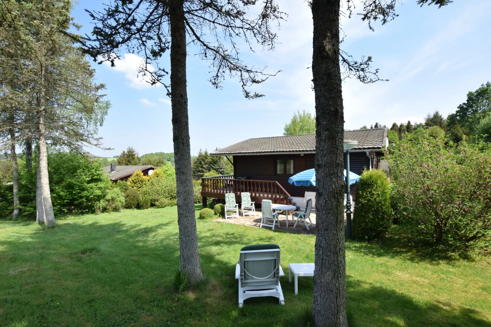 Le Chalet de Cherapont-Tuinen zomer