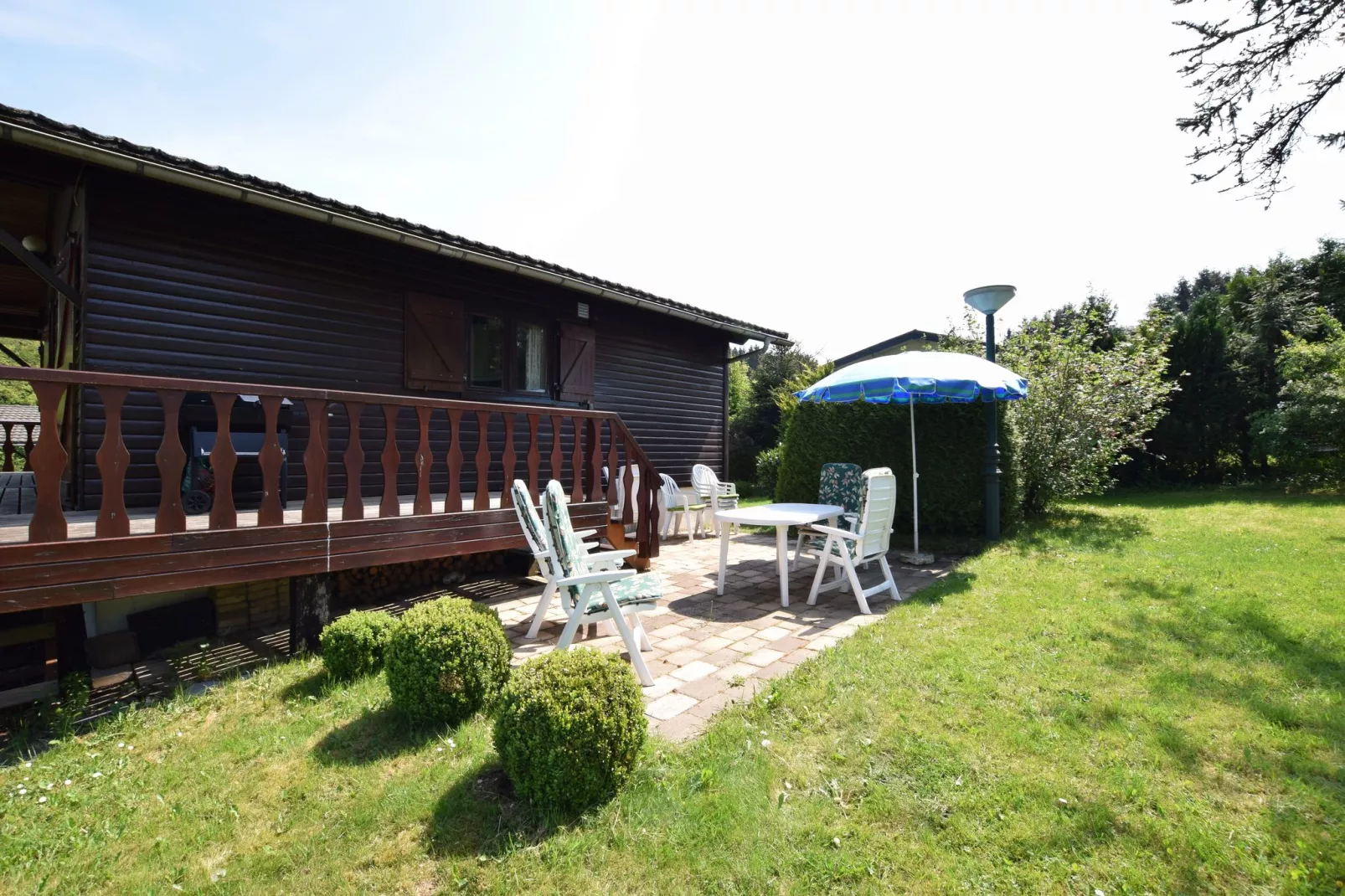Le Chalet de Cherapont-Tuinen zomer