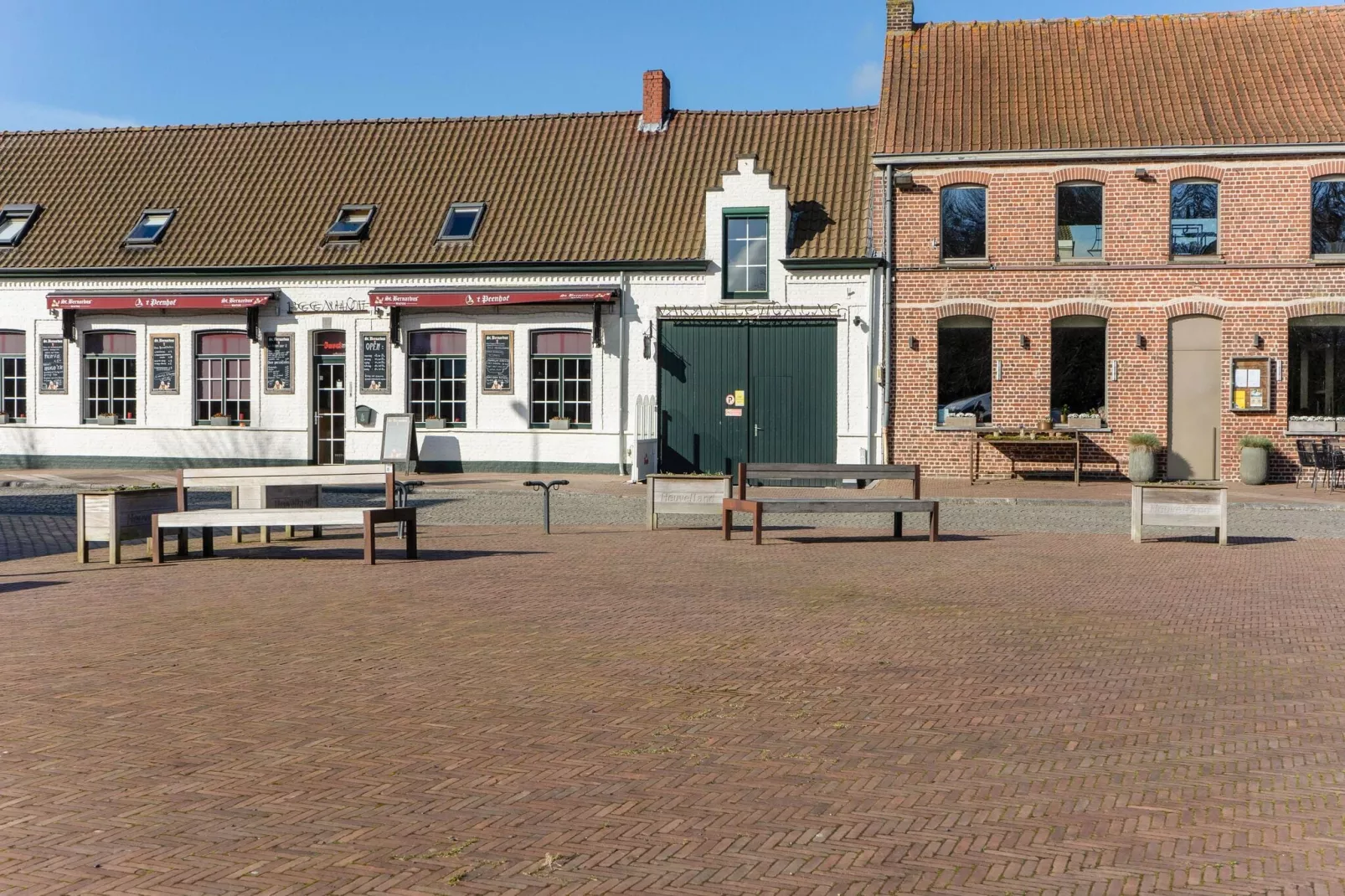 The Little White House-Tuinen zomer