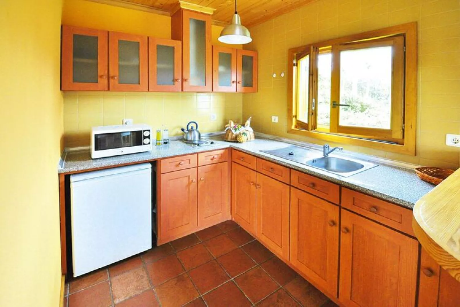 Holiday homes Quinta dos Curubás Vila Franca do Campo // Bungalow T1-Keuken