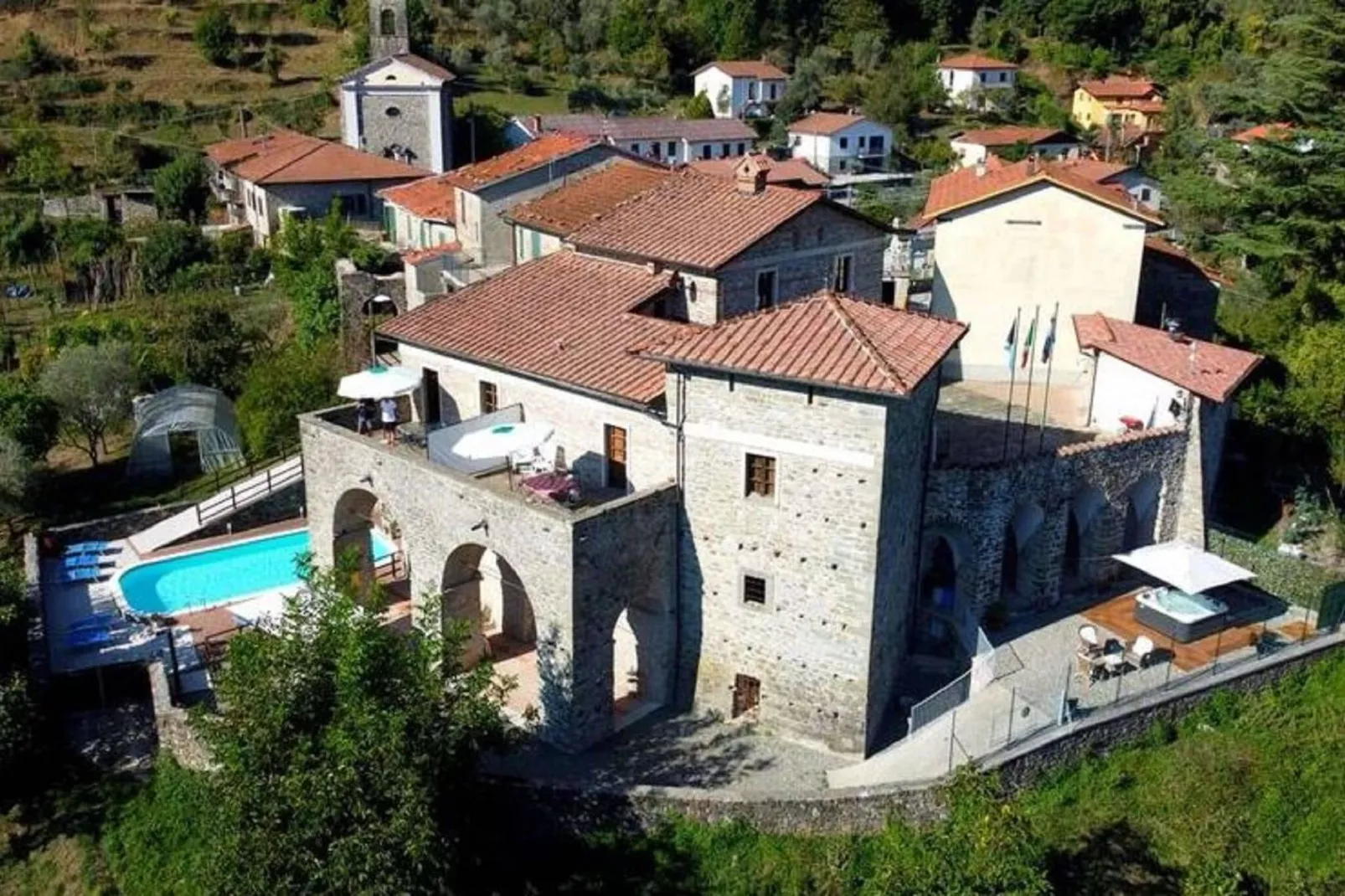 Castello di Argigliano 2-Buitenkant zomer