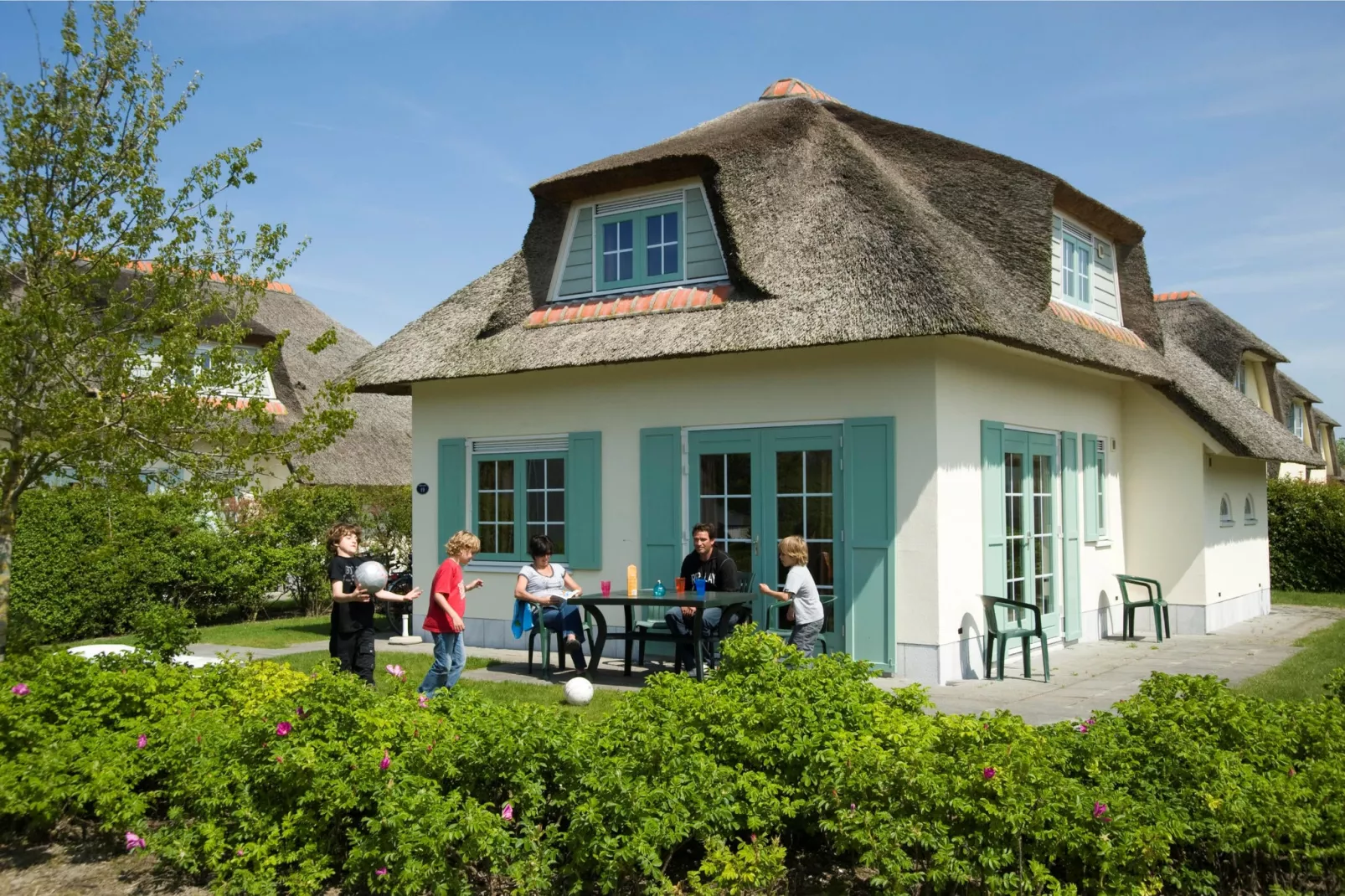 Buitenhof Domburg 12-Buitenkant zomer