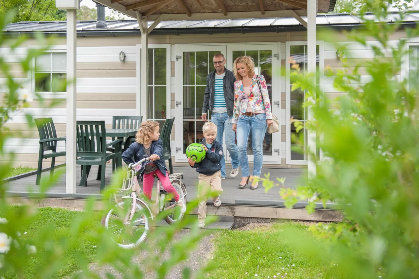 Vakantiepark Beach Resort 2-Buitenkant zomer