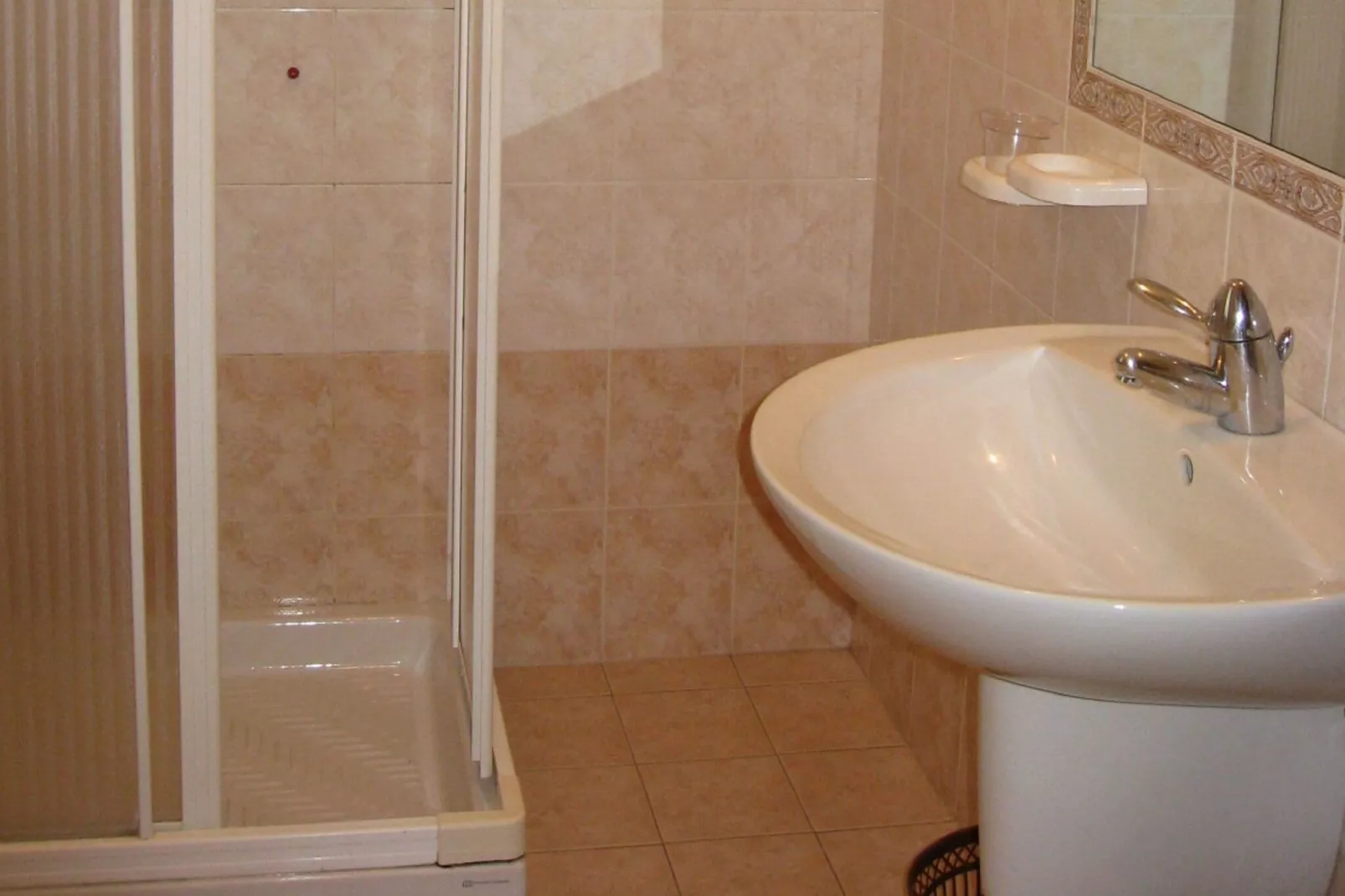 Village Albarella Bilo S2-Badkamer