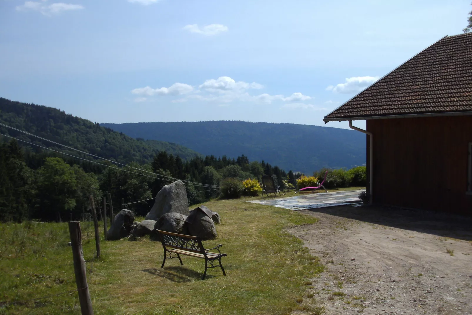 La Bergerie-Buitenkant zomer