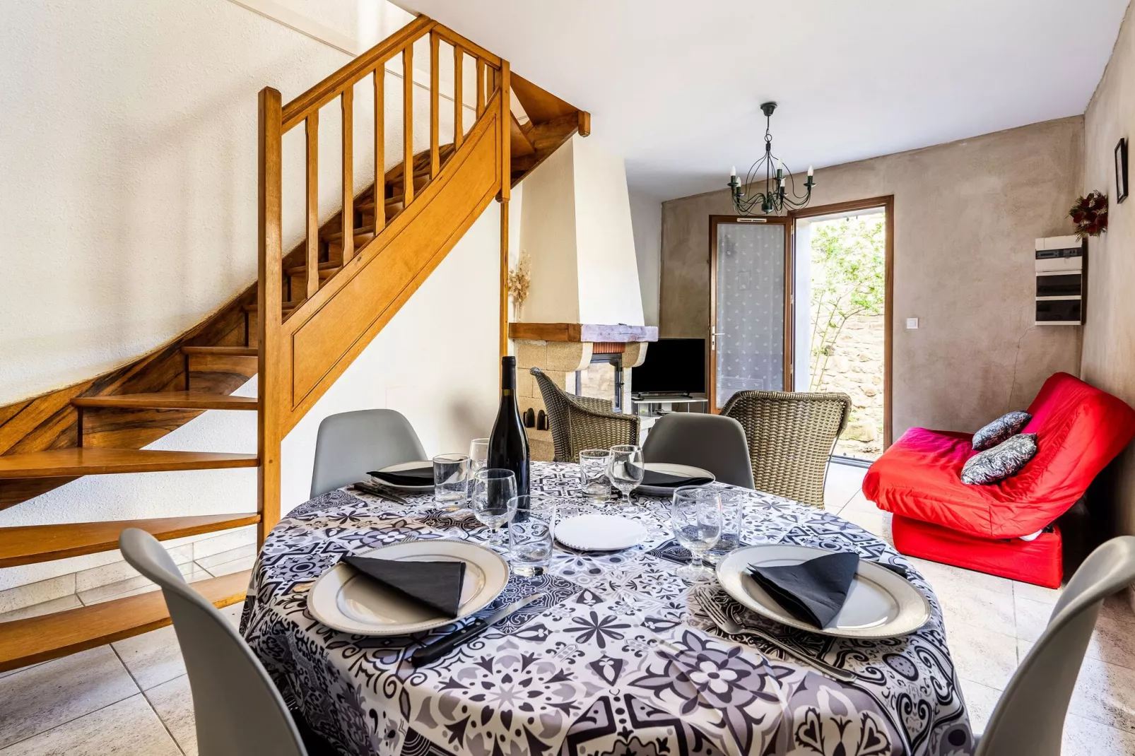 LA MAISON DE VILLAGE-Eetkamer