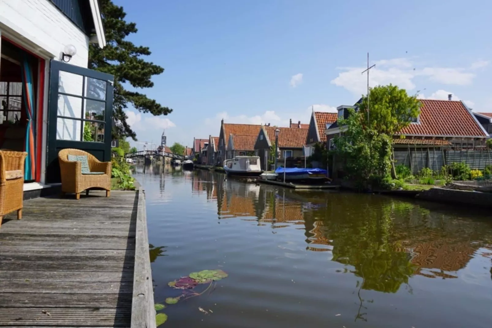 Skippers Inn-Buitenkant zomer