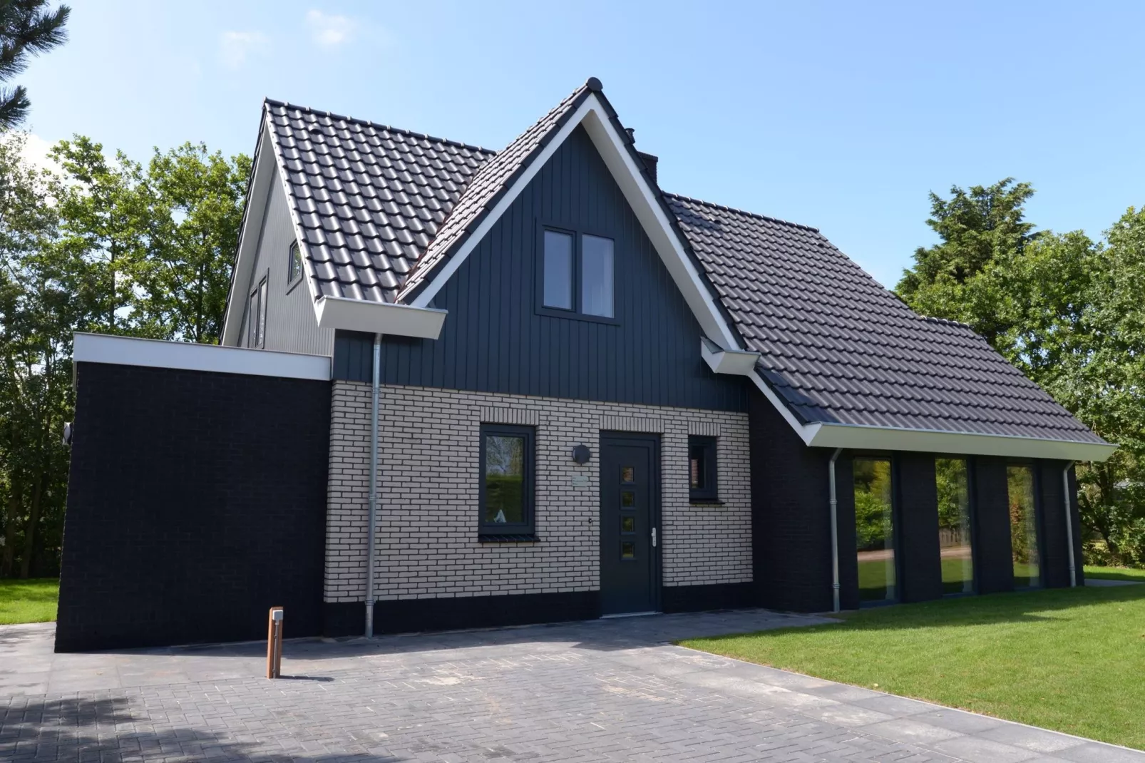 Villa Hoogelandt 70-Buitenkant zomer