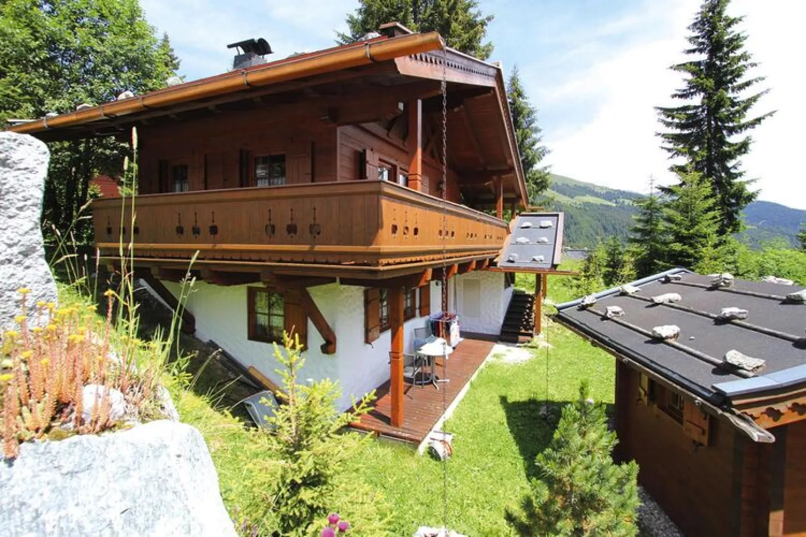 Merlenhütte-Buitenkant zomer