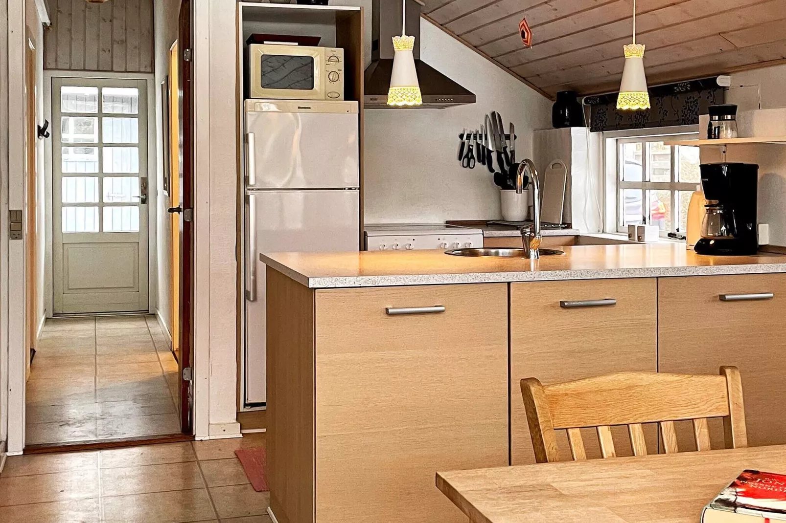 Zeezijde Cottage met Sauna-By Traum-Binnen