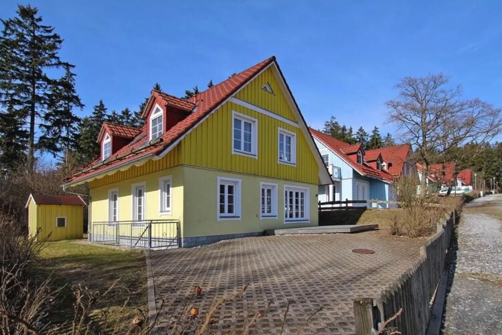 Ferienhaus einzelstehend 115m² 12 Pax-Buitenkant zomer