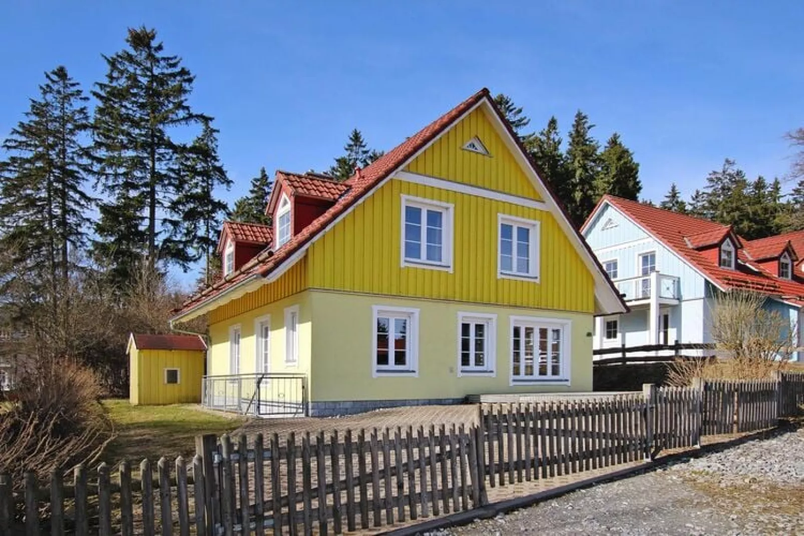 Ferienhaus einzelstehend 115m² 12 Pax-Buitenkant zomer