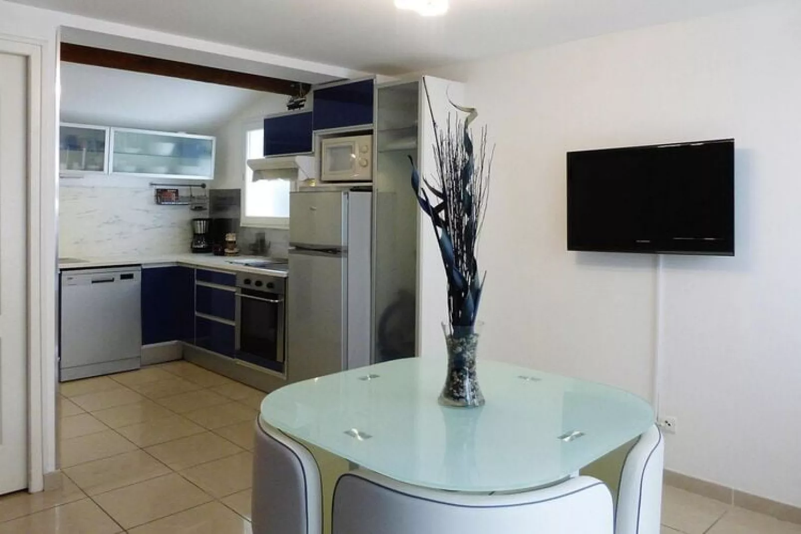 Doppelhaushälfte in Saintes-Maries-de-la-Mer / LOU CEOU