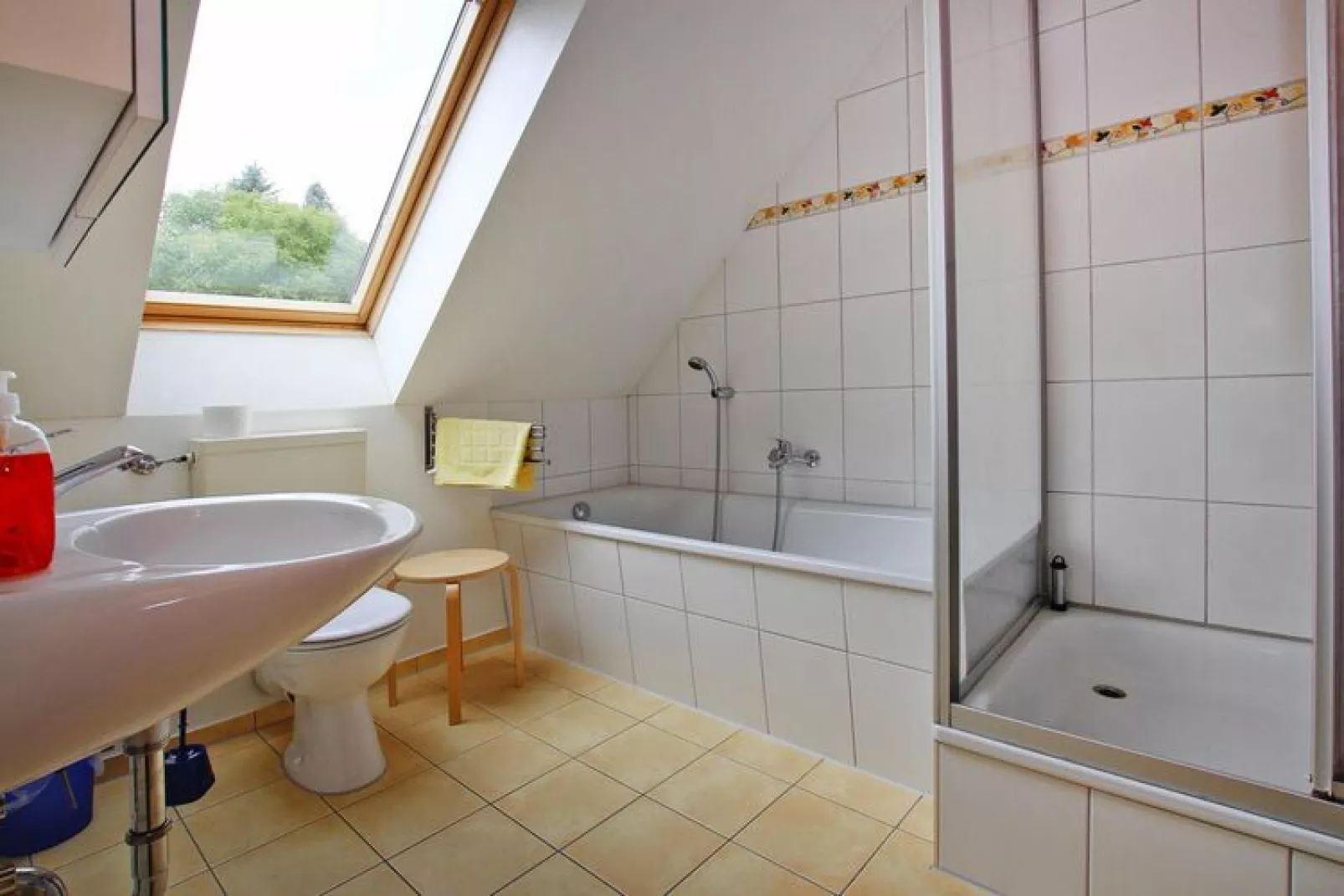 Sonnenblume 136 qm-Badkamer