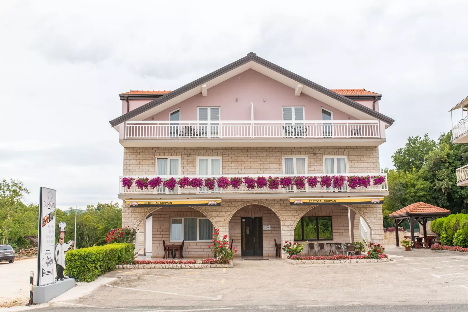 Apartman Milas 1and2 - Buitenkant zomer
