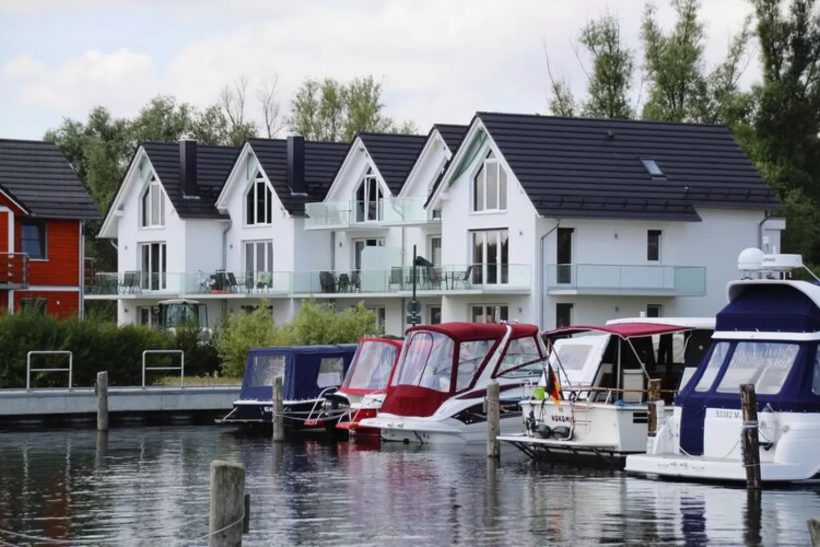 Apartment Hafenflair / Haus 5 OG-Wohnung 19 5 Personen-Buitenkant zomer