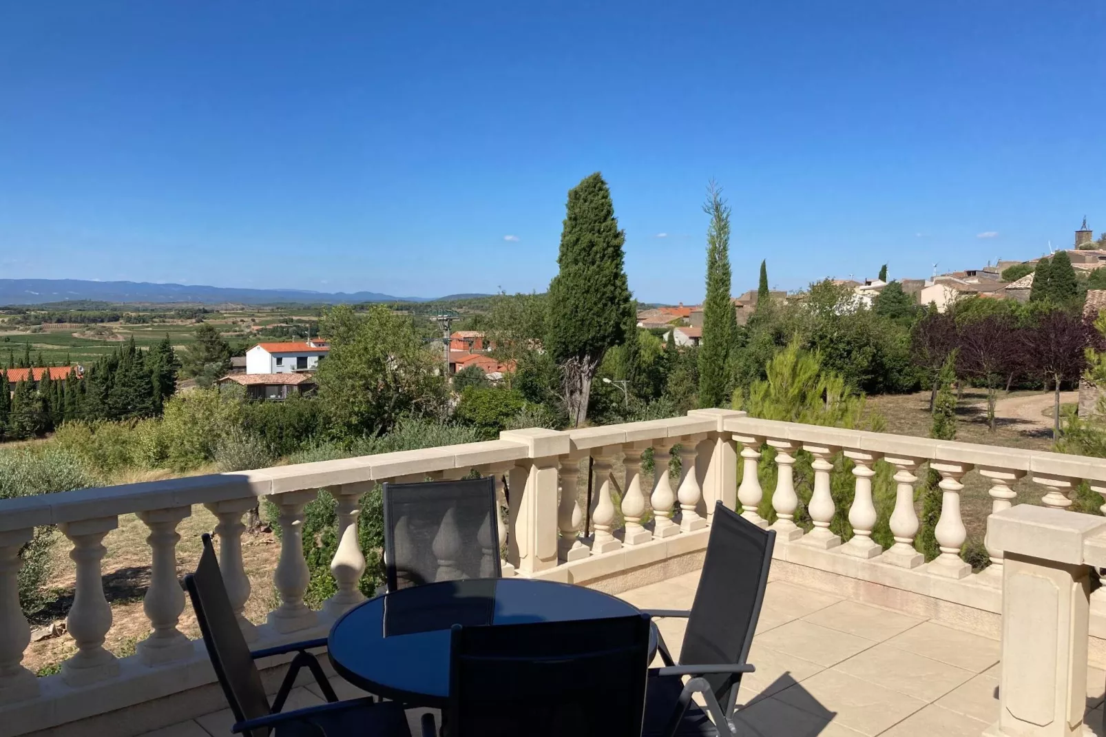 Chateau Henry-Sfeer