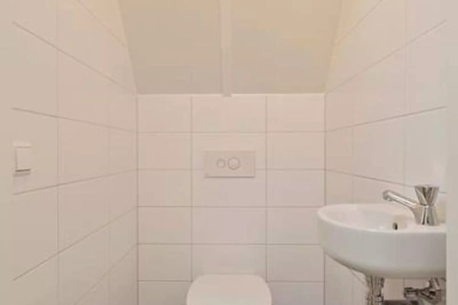 De Pimpelmees Huis Nr 52-Badkamer
