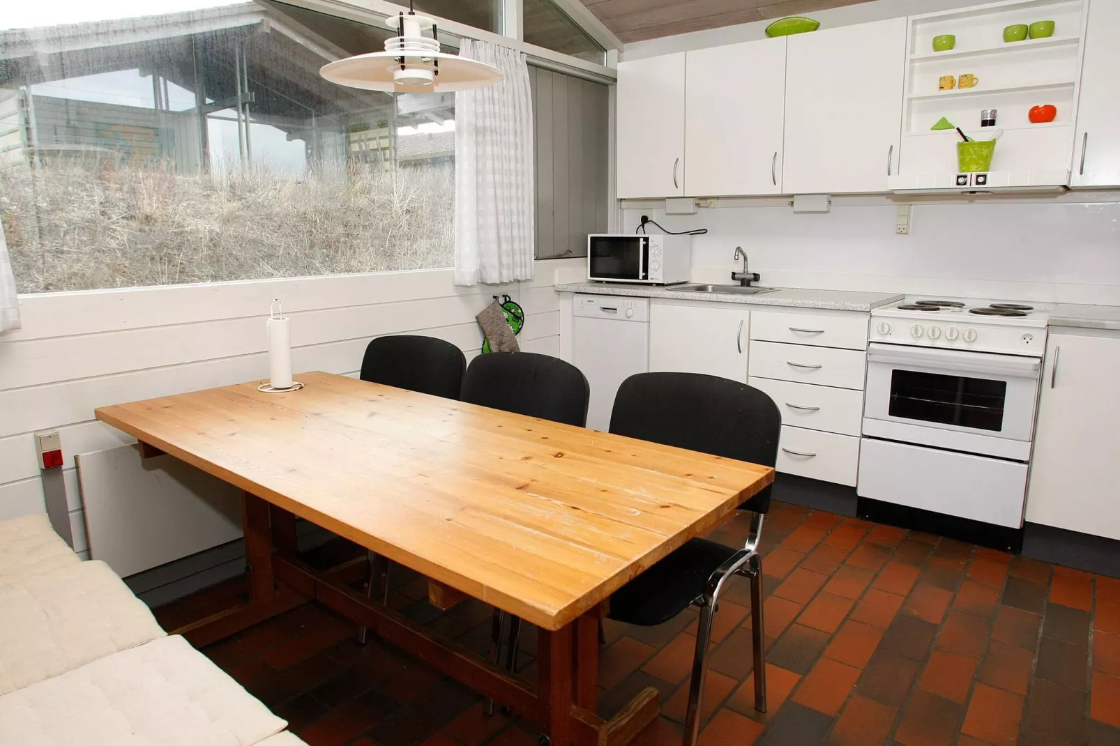 A-3½ room,renovated,close to beach-Binnen