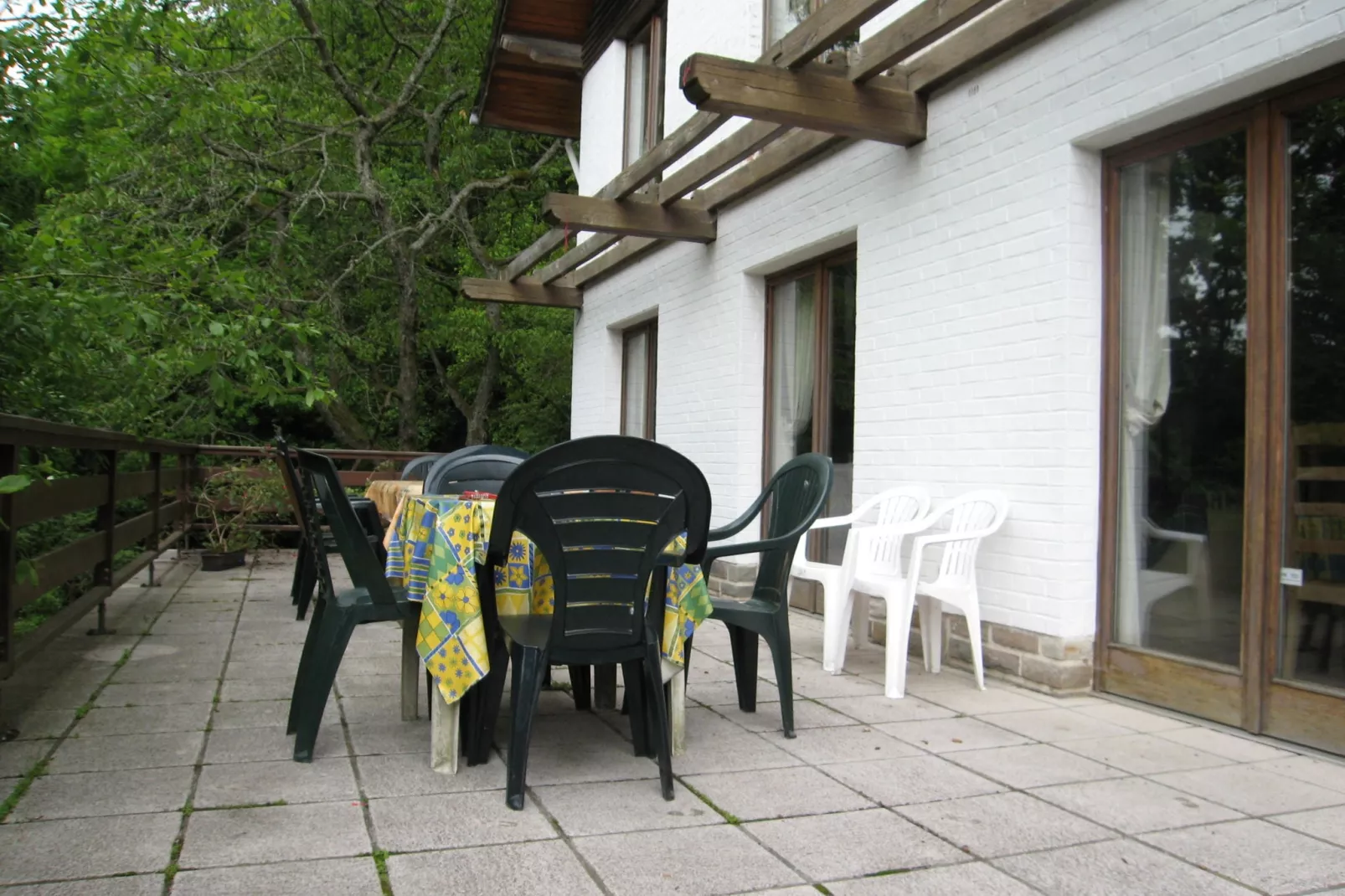 La Roche au Bois-Terrasbalkon