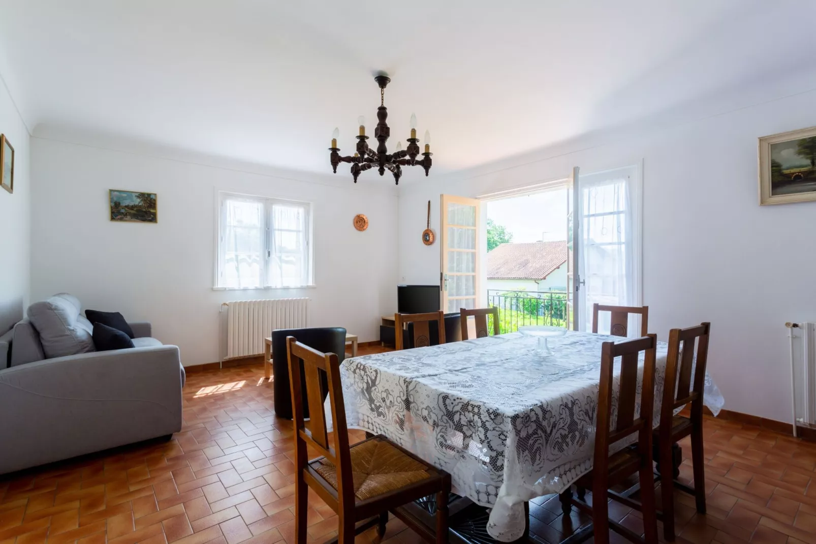 MAISON GURE AMETSA-Eetkamer