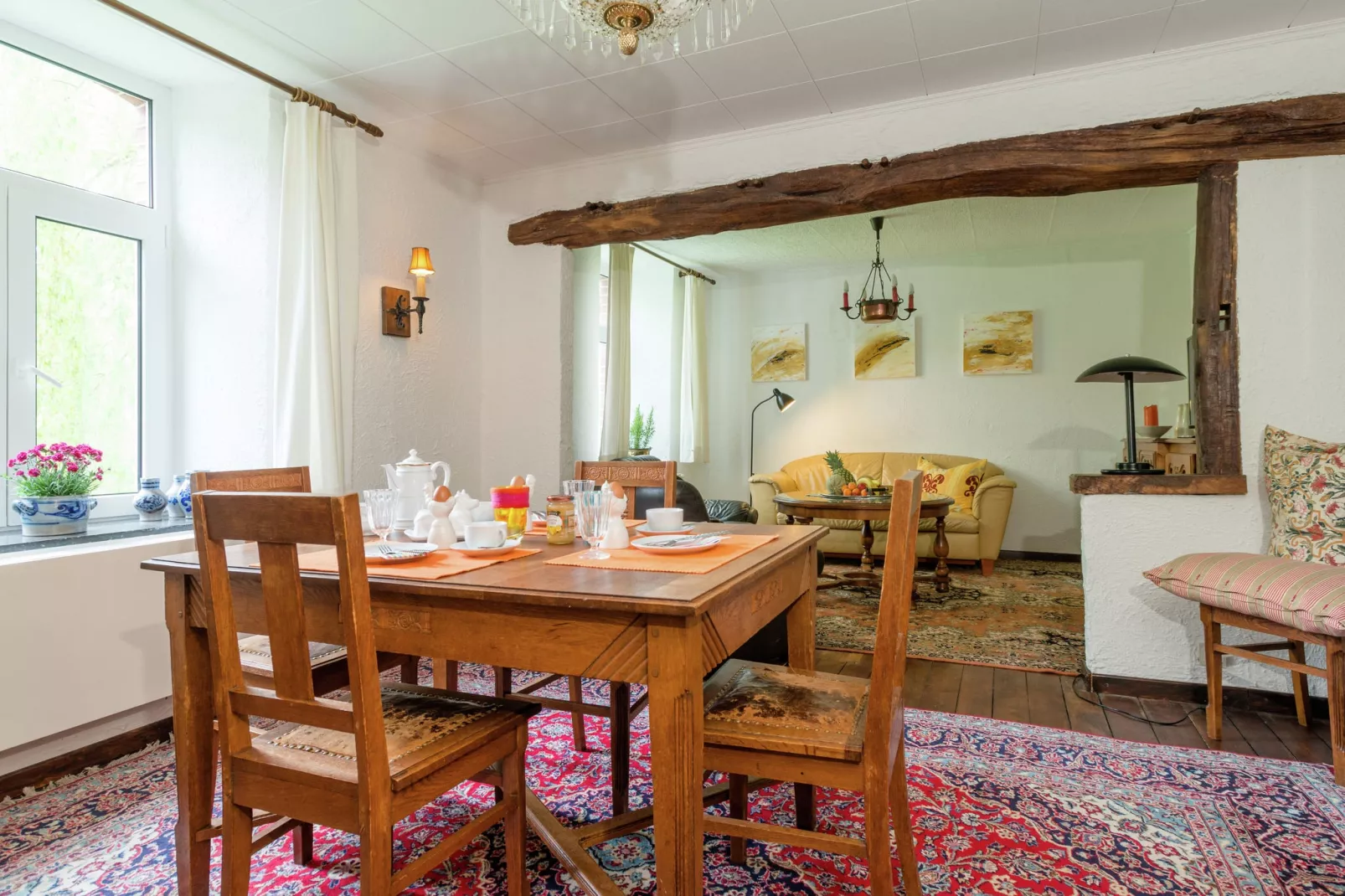 Ferme Bellevue-Eetkamer