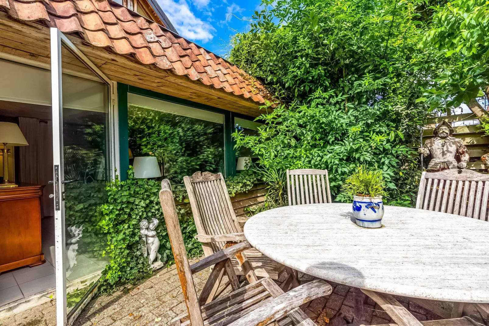In de oude Bedstee-Terrasbalkon